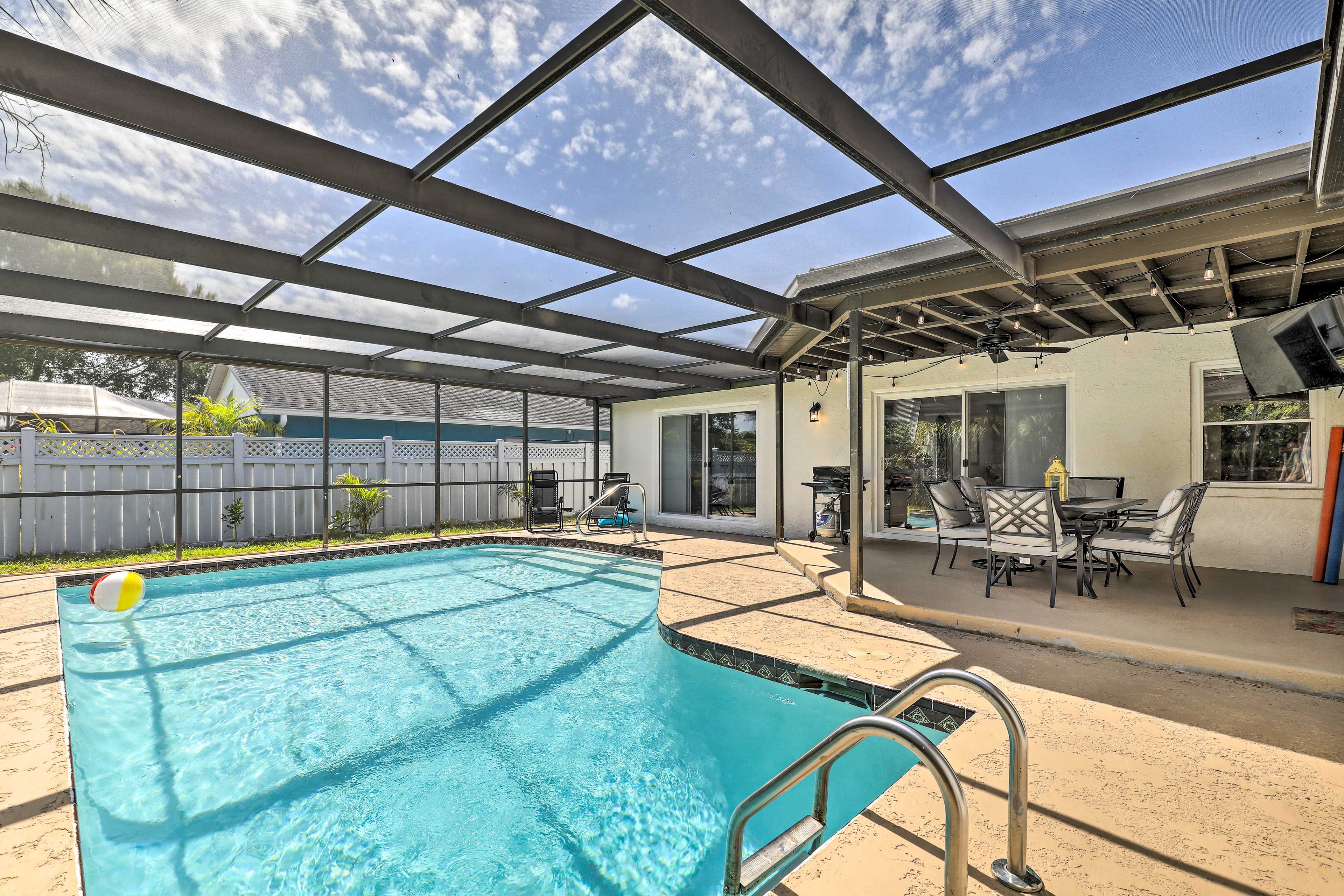 Holiday Vacation Rental | 3BR | 2BA | 1,720 Sq Ft | 1 Step Required