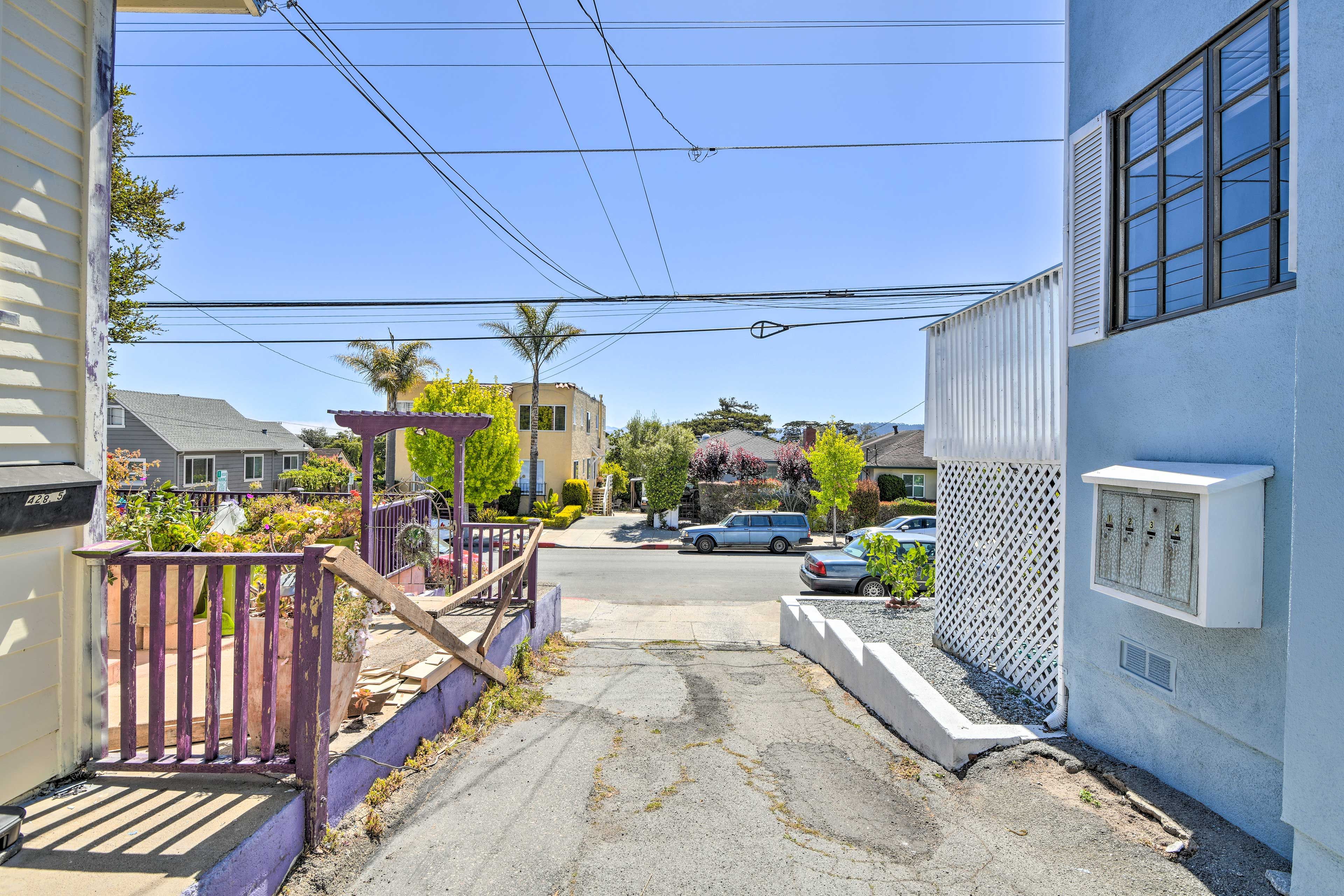 Walkable to Downtown & Beach