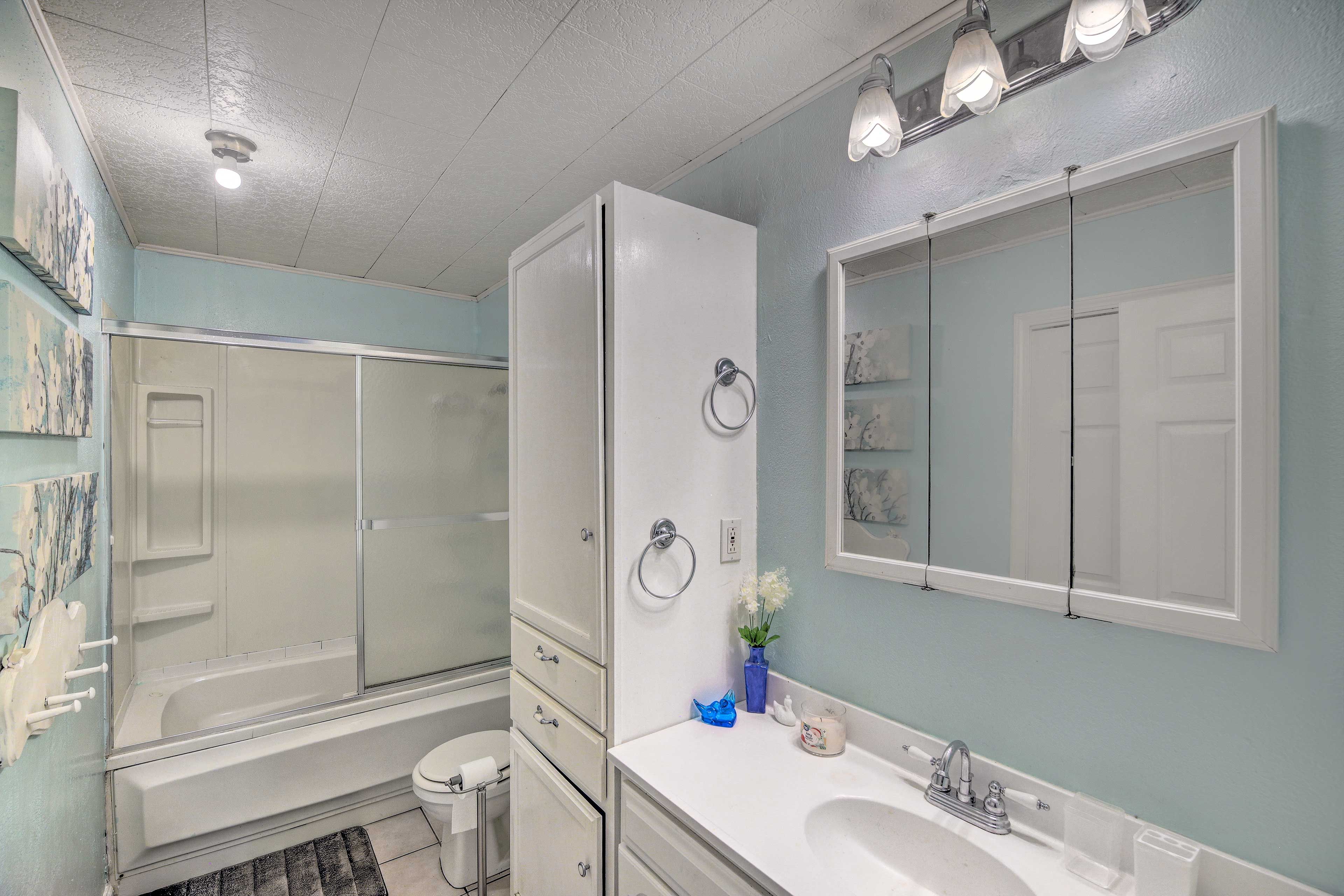 Full Bathroom