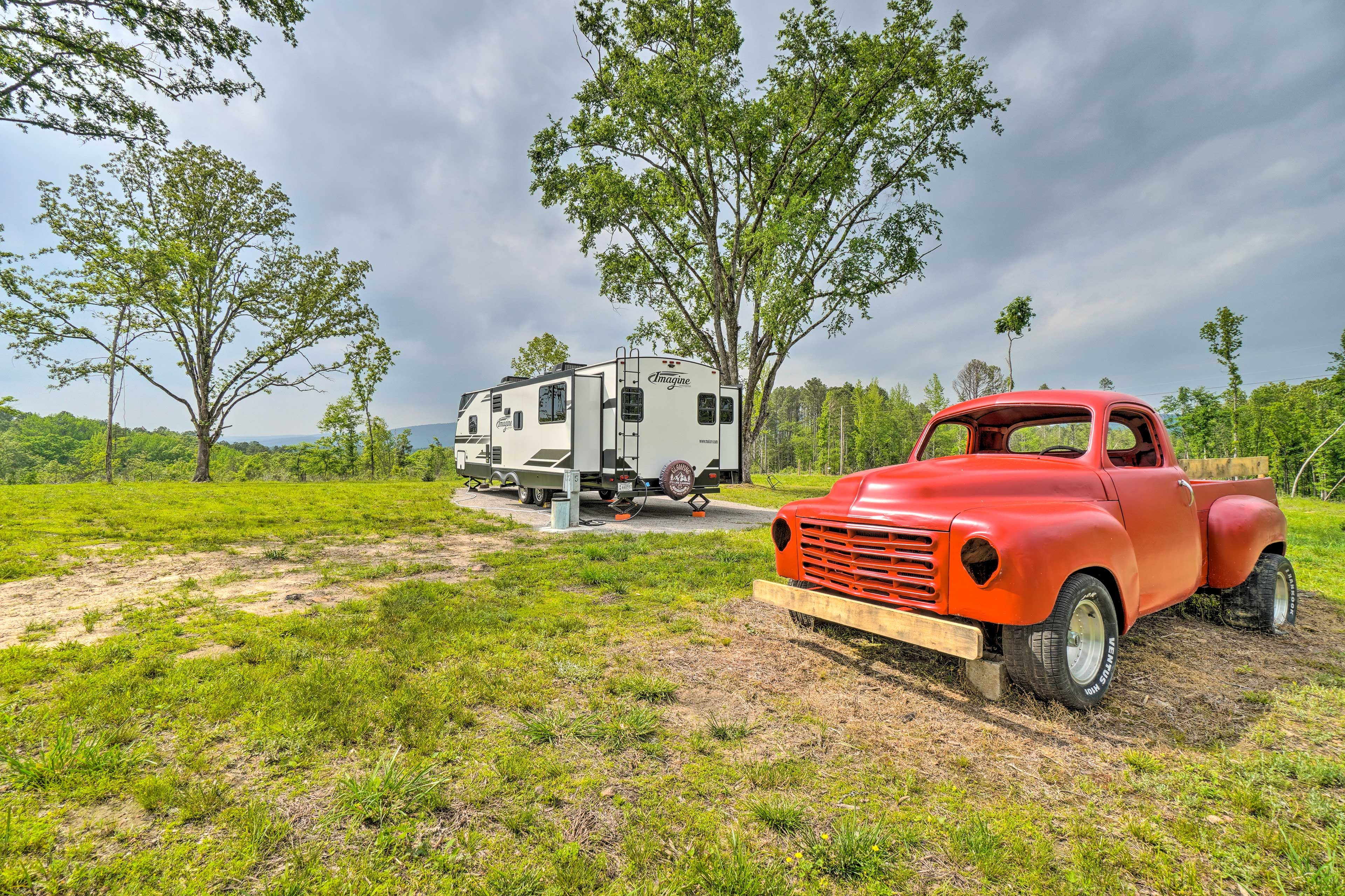 Parking | Driveway (5 Vehicles) | RV/Trailer Parking