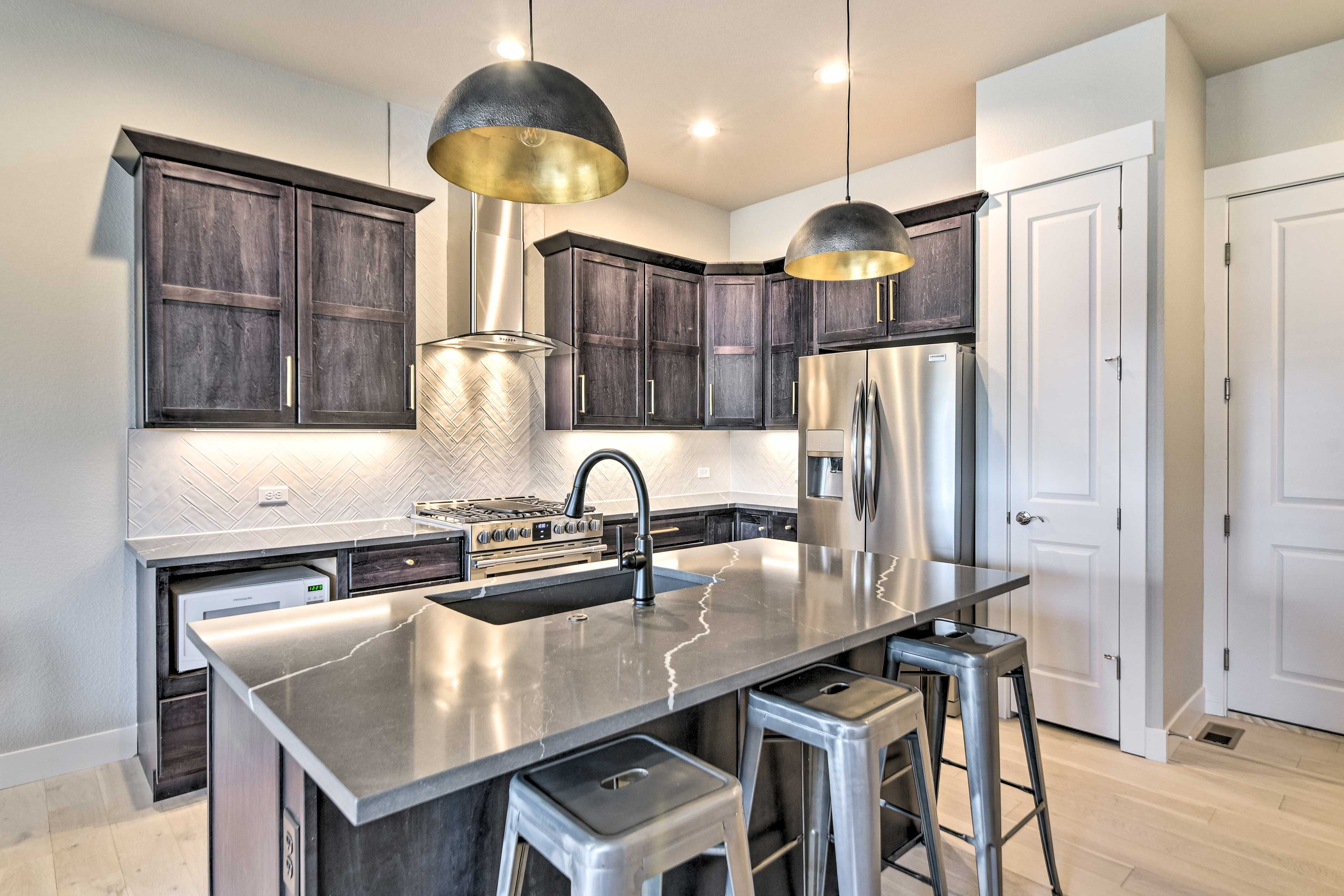Berthoud Vacation Rental | 4BR | 3.5BA | 2,600 Sq Ft | Steps Required
