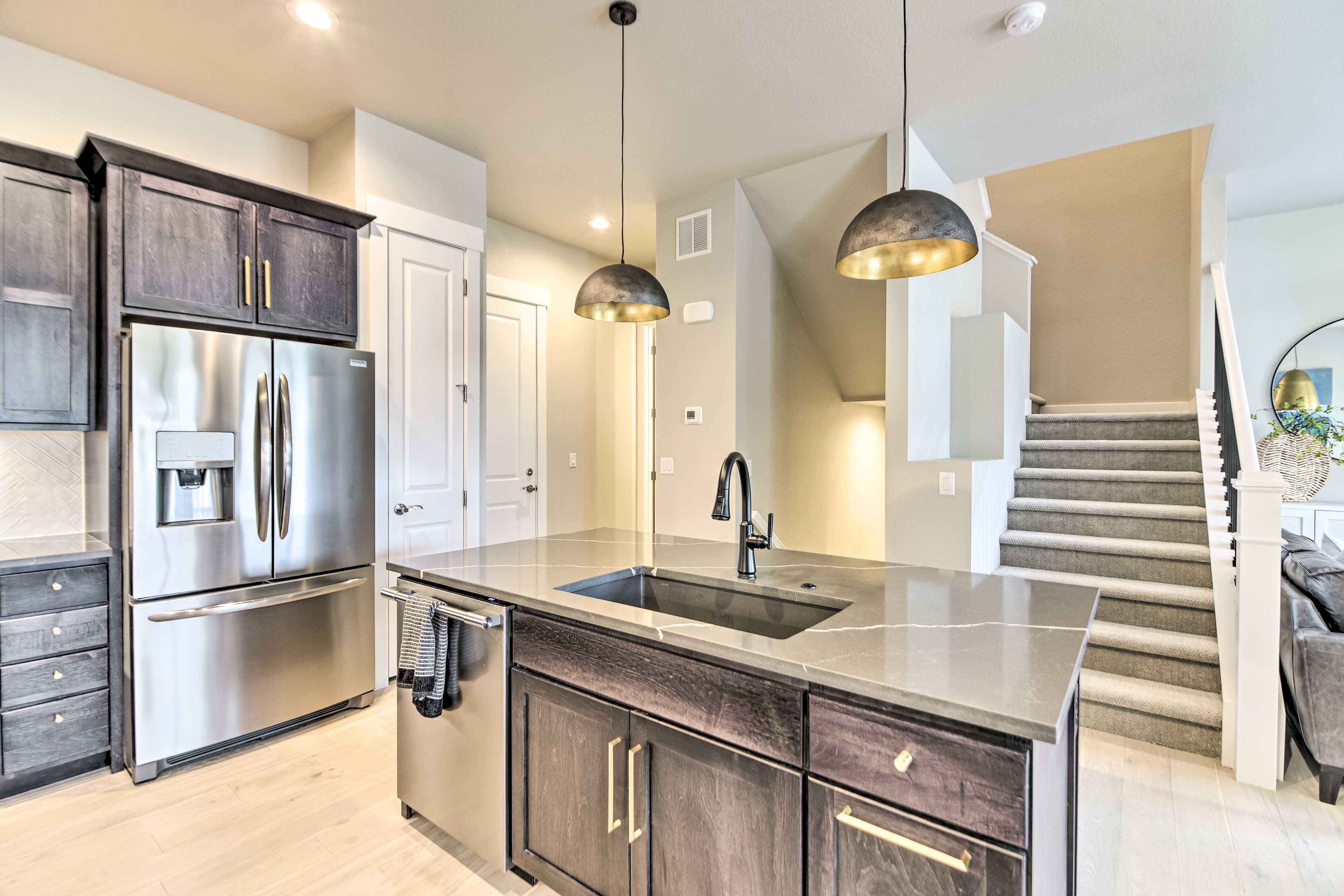 Kitchen | Wet Bar w/ Seating