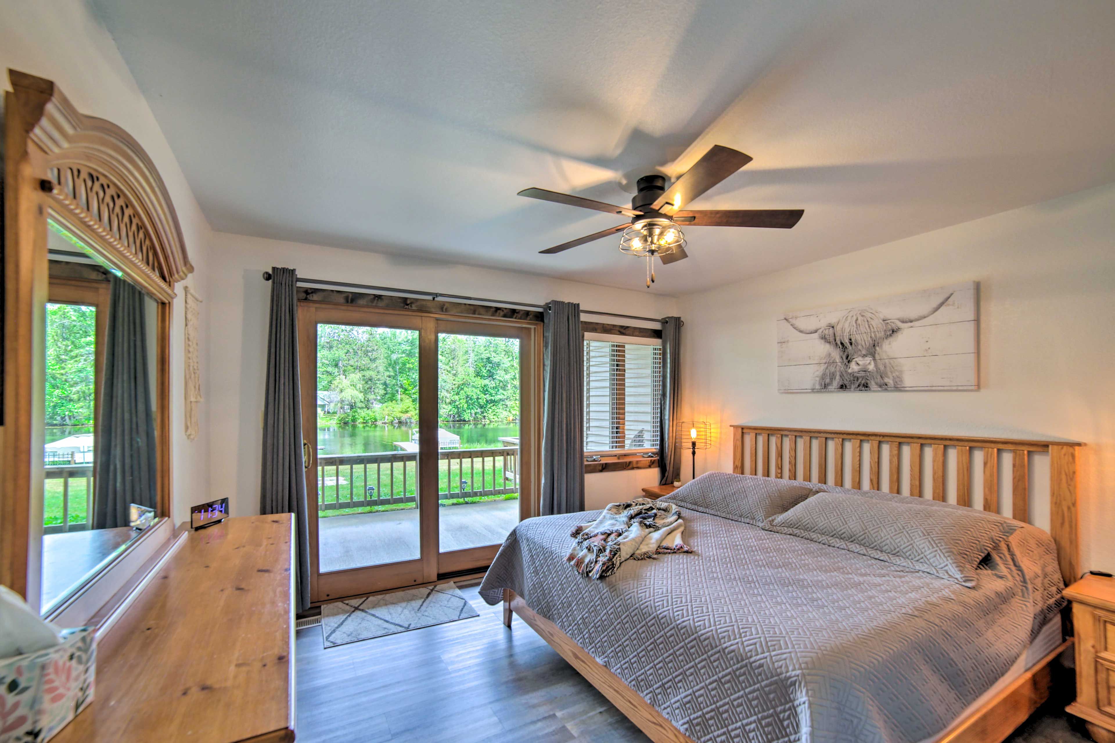 Bedroom 1 | King Bed