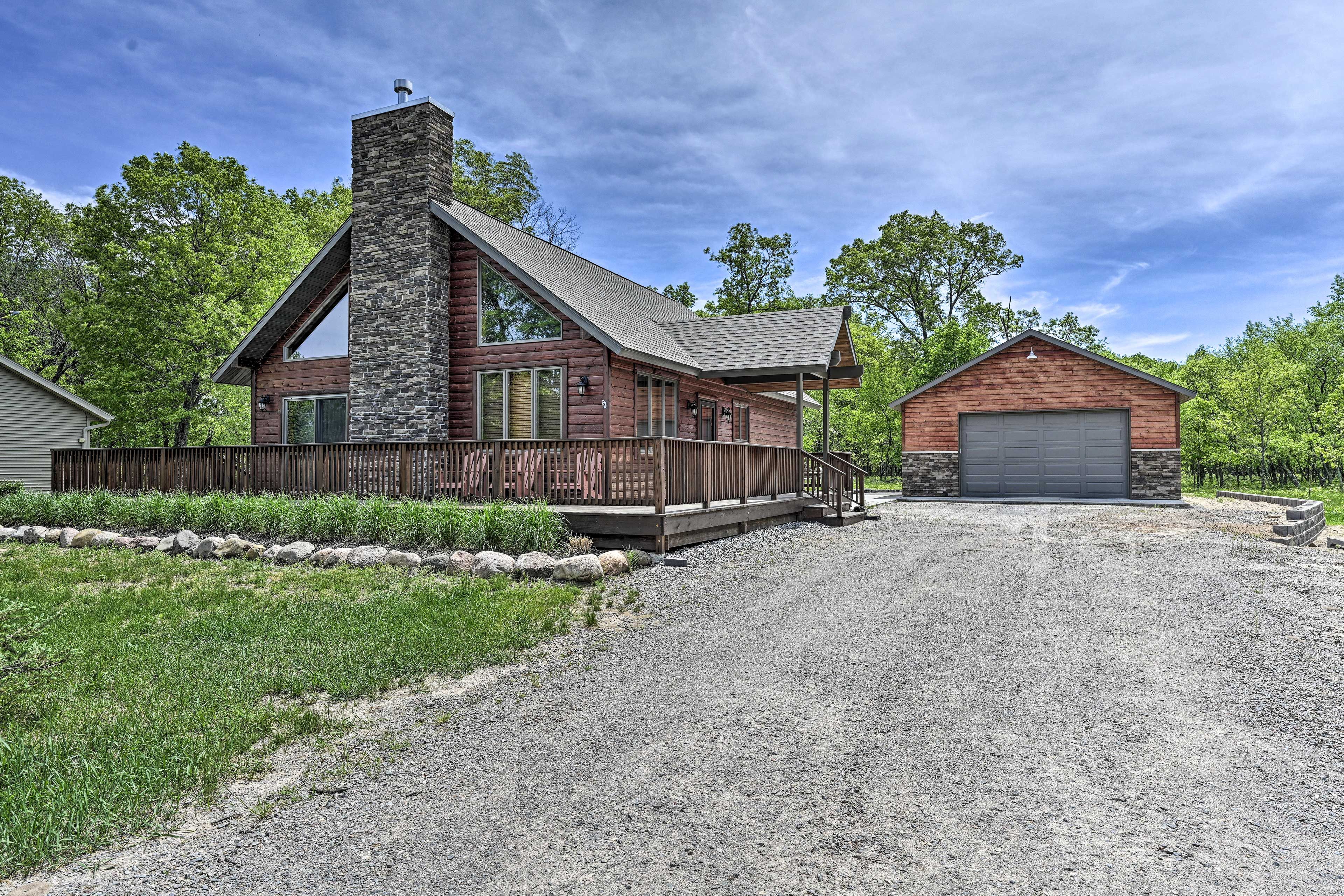 Property Exterior | Driveway (6 Vehicles) | RV/Trailer Parking | Street Parking