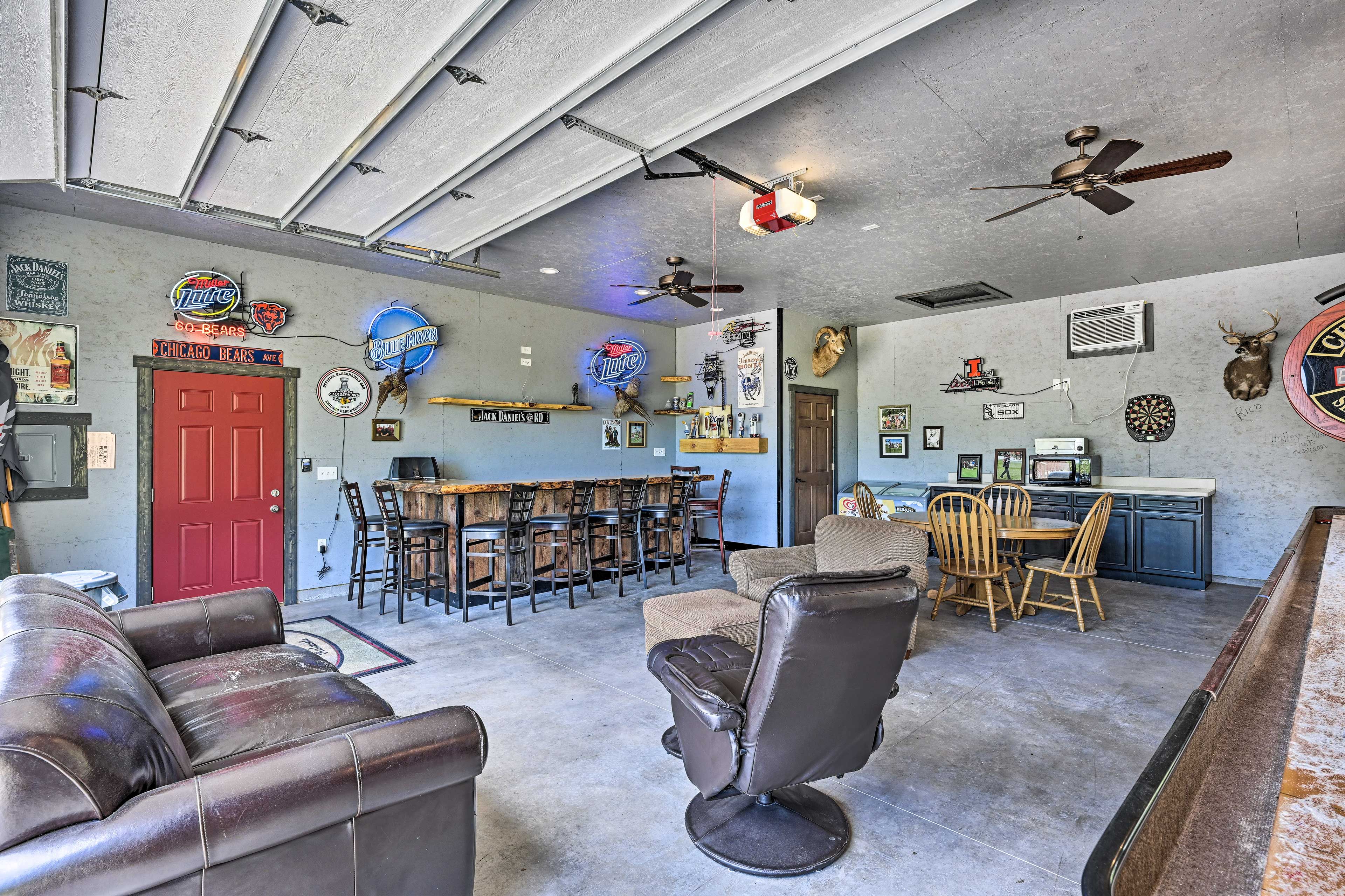 Game Room & Bar