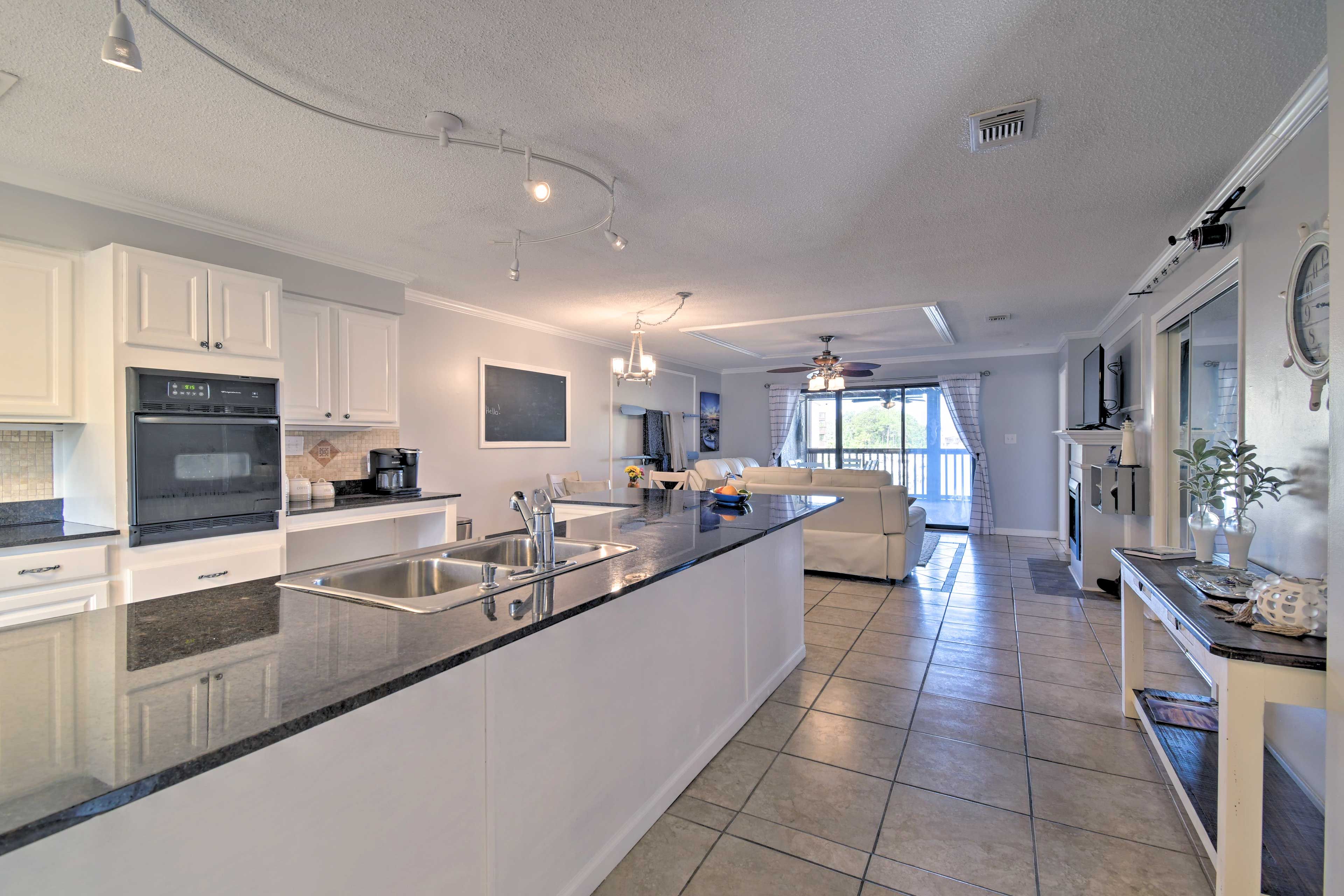 Kitchen | 2 Ovens