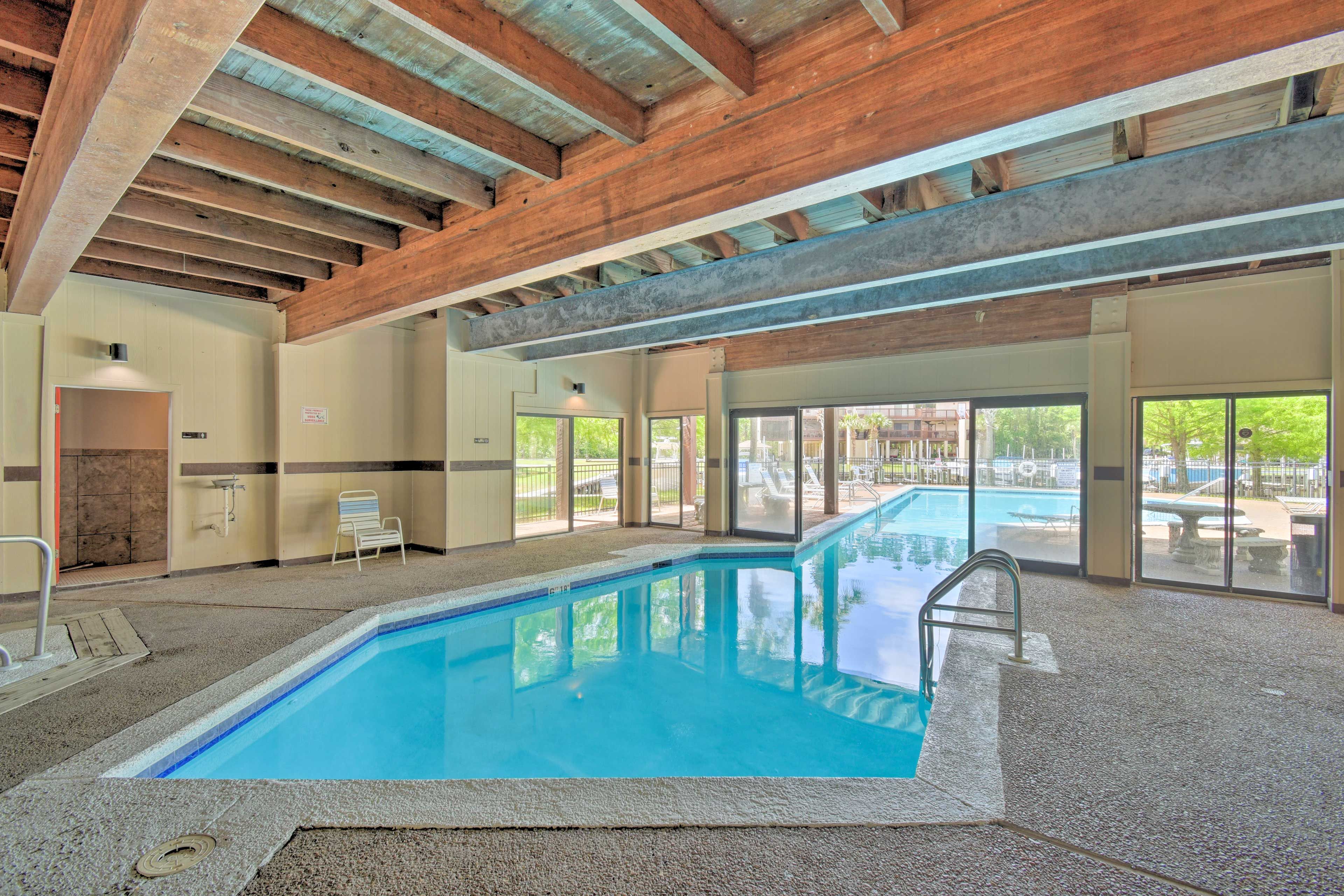 Indoor/Outdoor Pool | Hot Tub