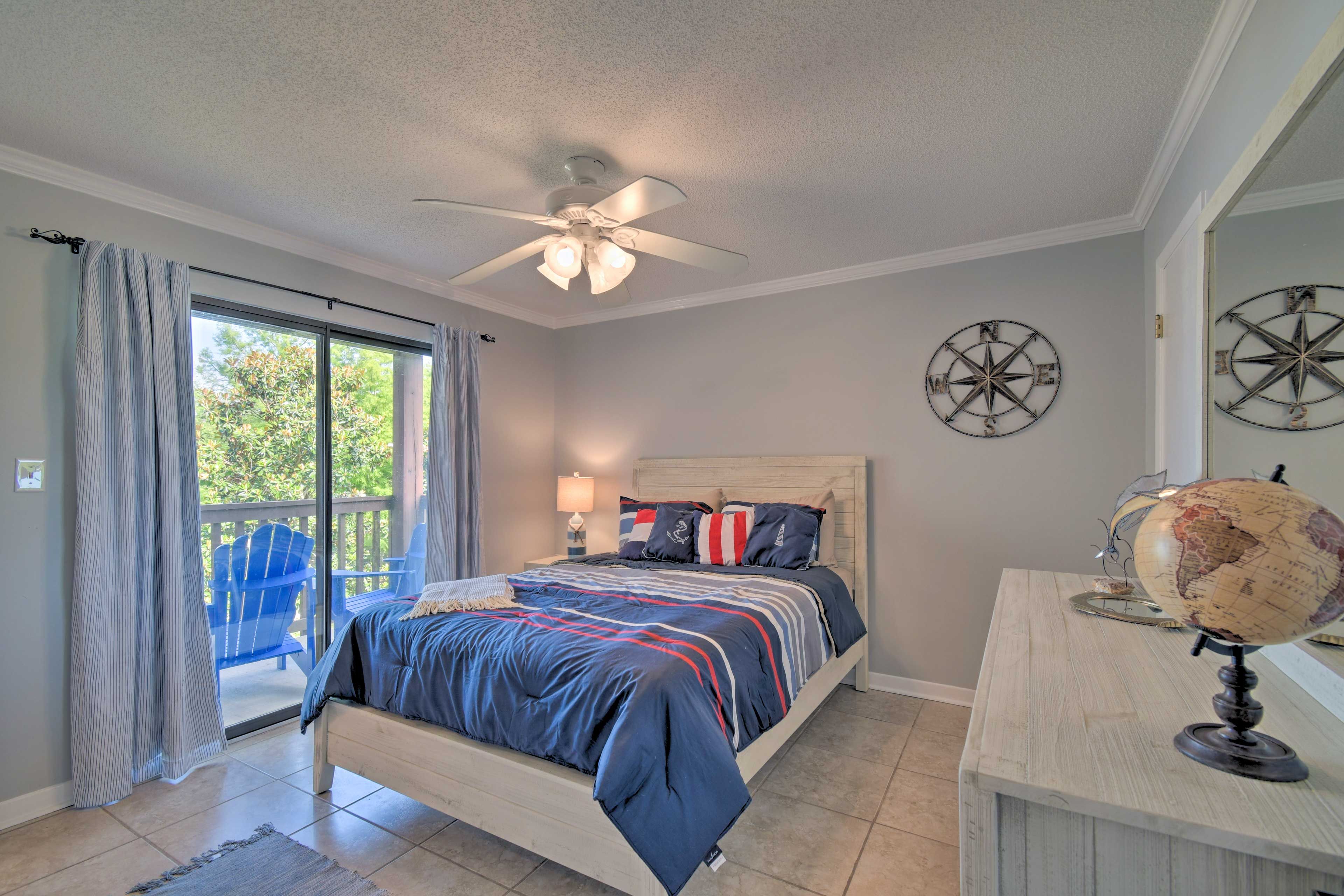 Bedroom 1 | Queen Bed