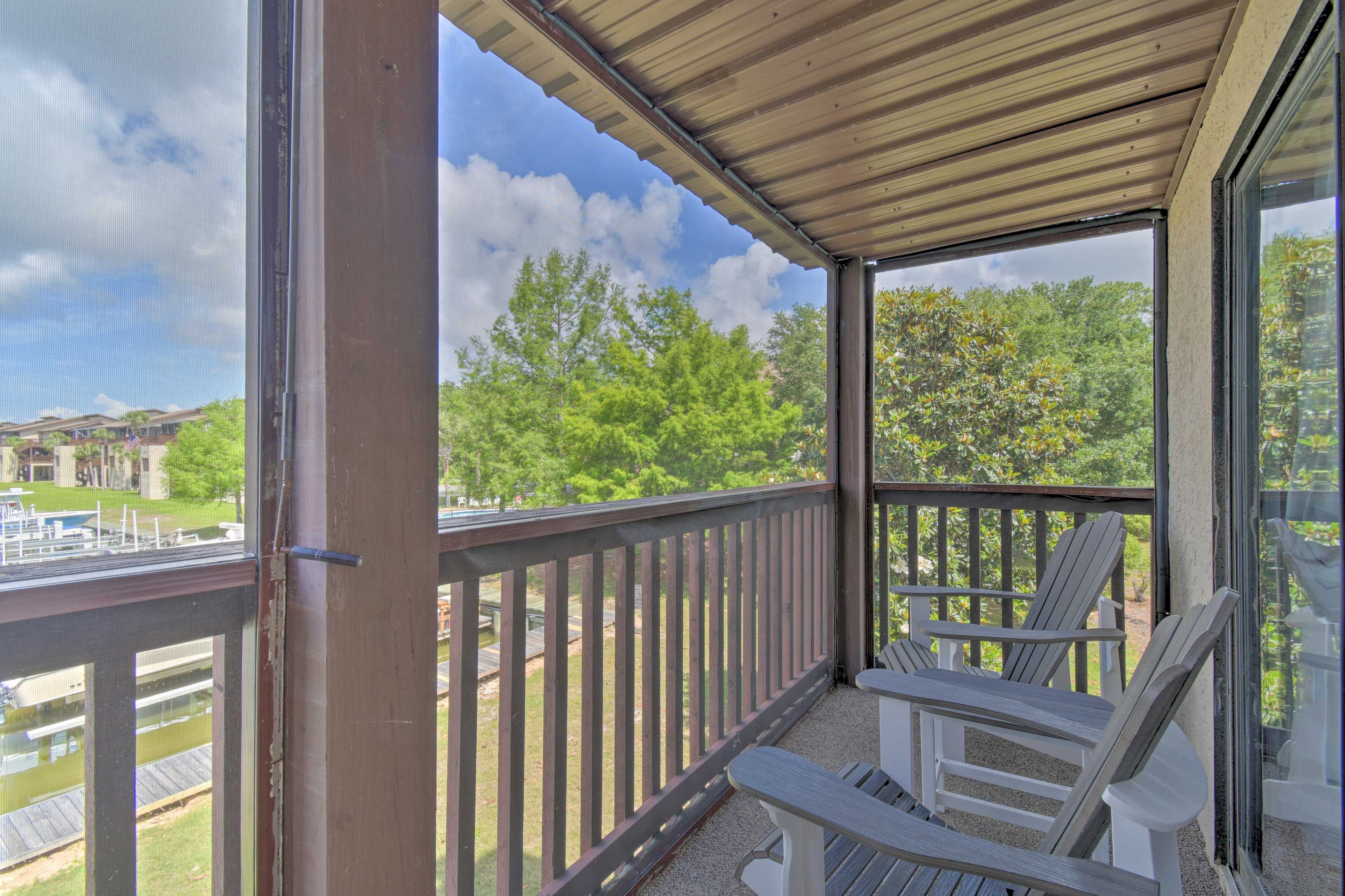 Private Screened-In Balcony