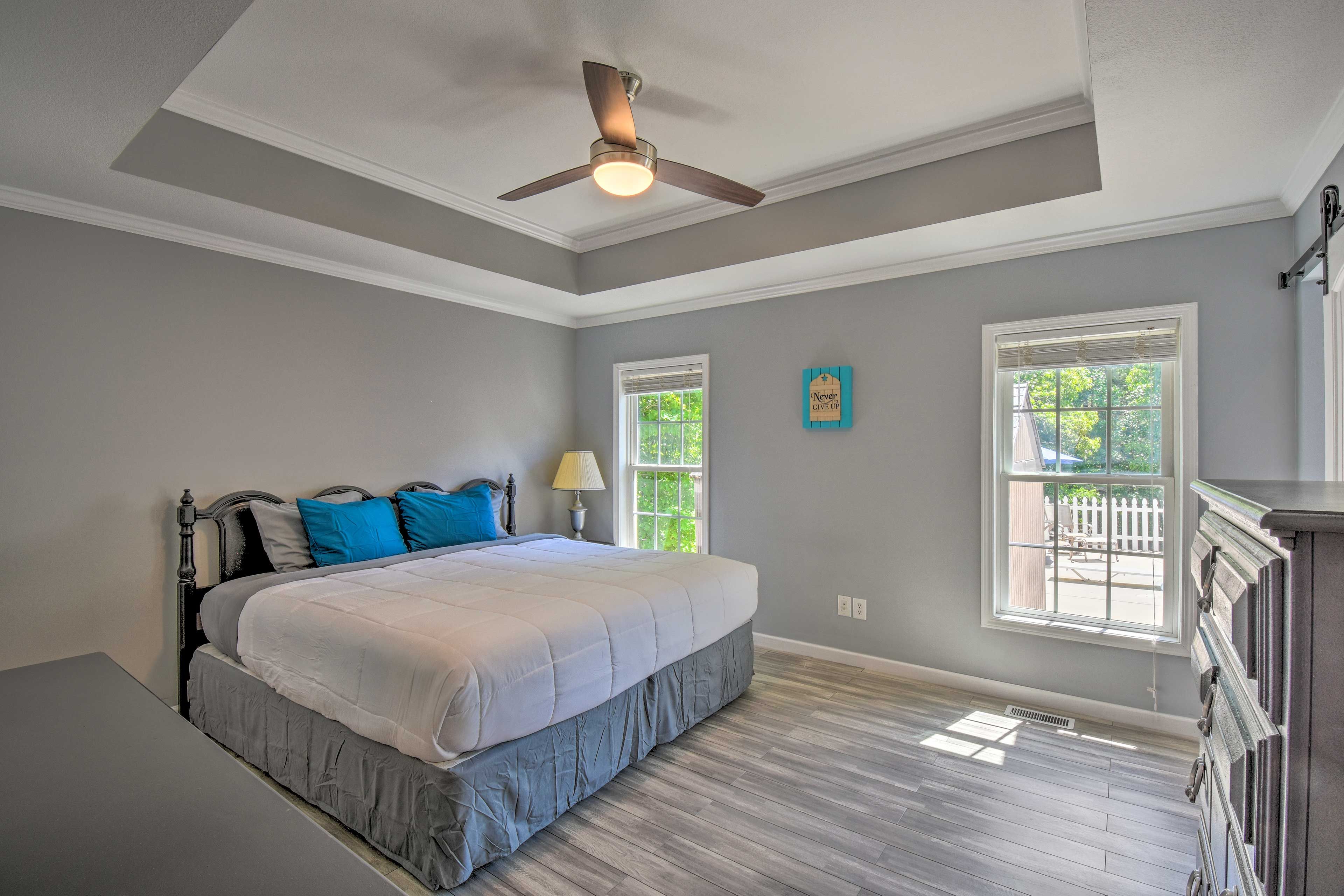 Bedroom 1 | King Bed