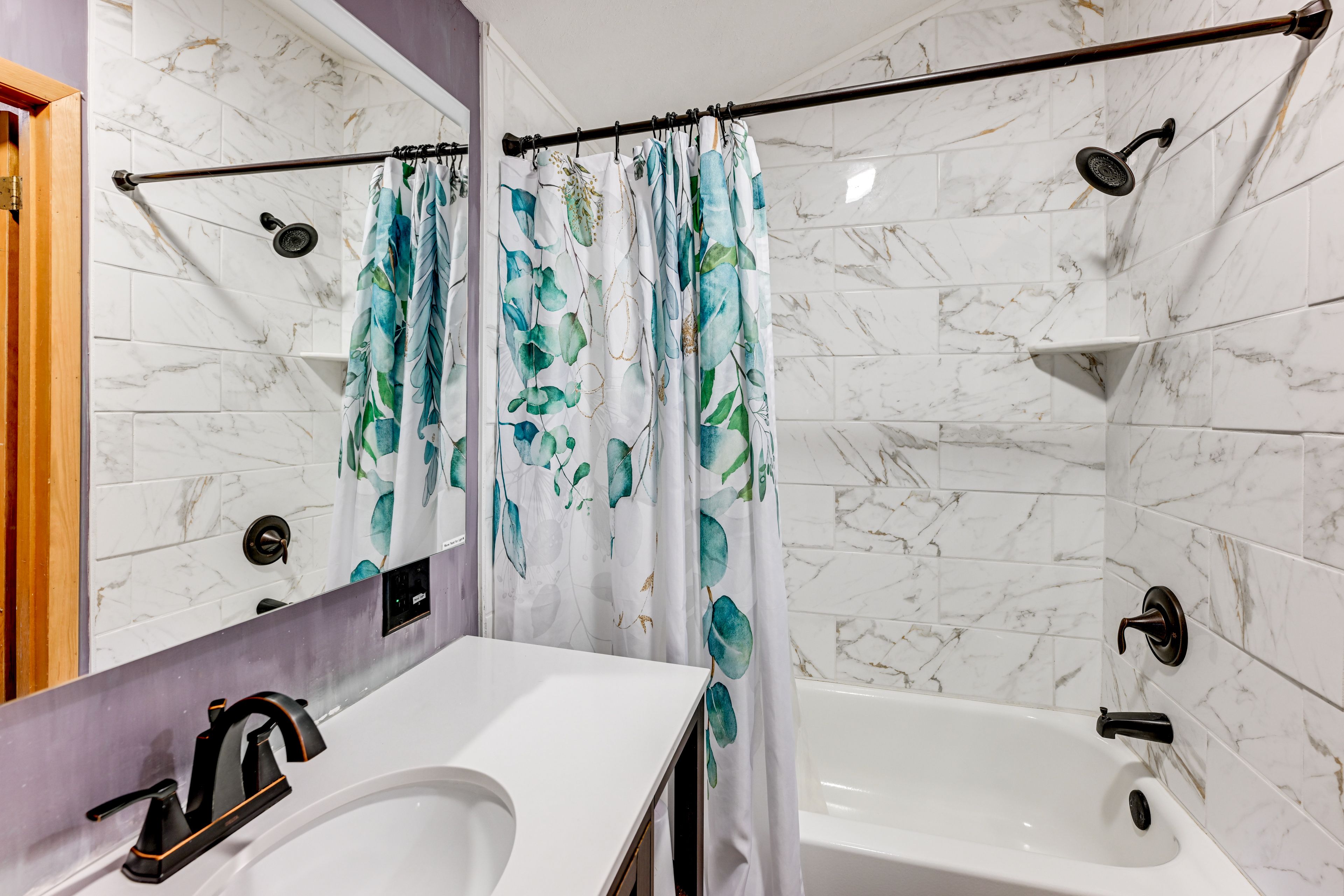 Full Bath | 1st Floor