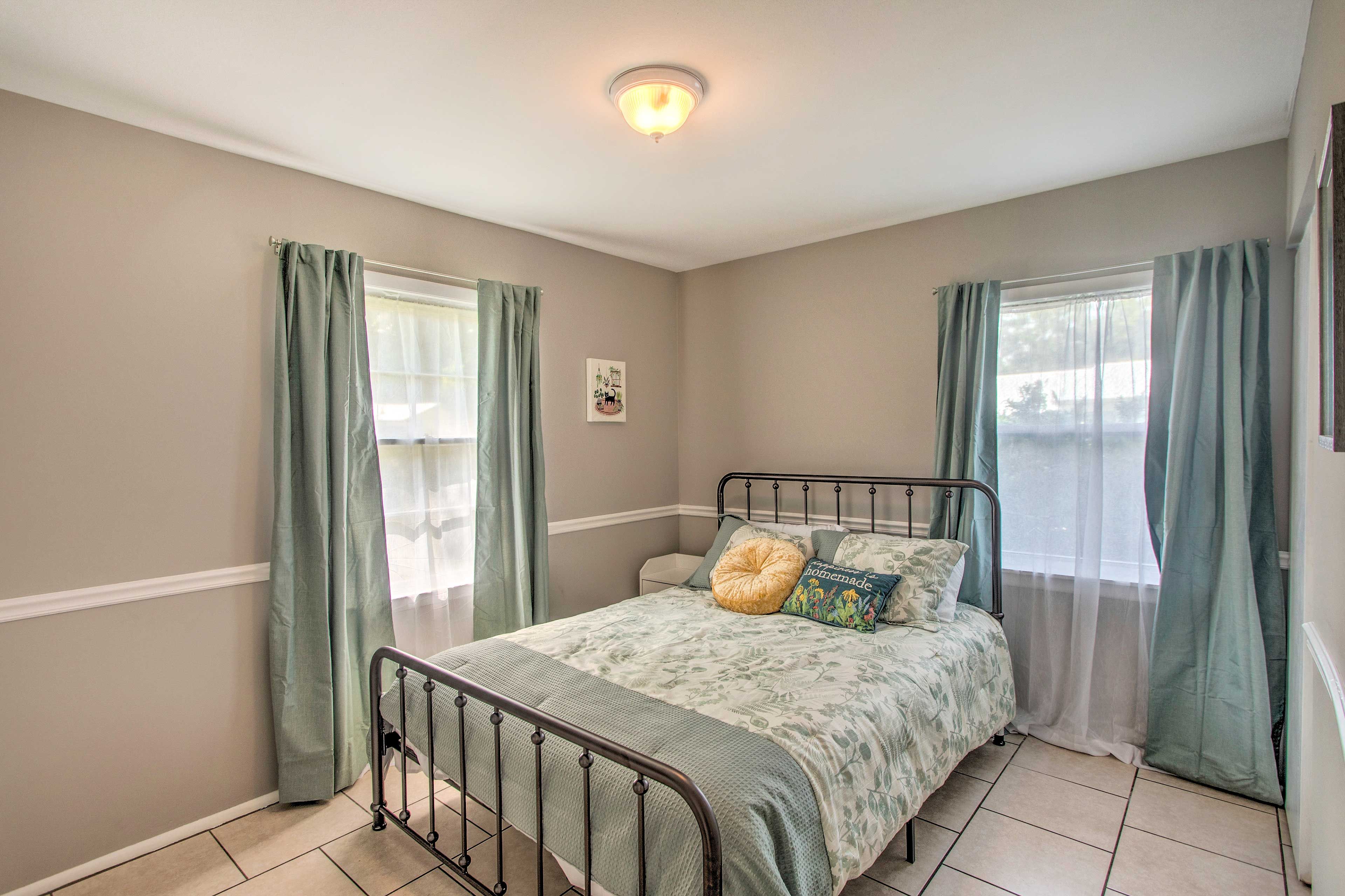 Bedroom 1 | Queen Bed | Linens Provided