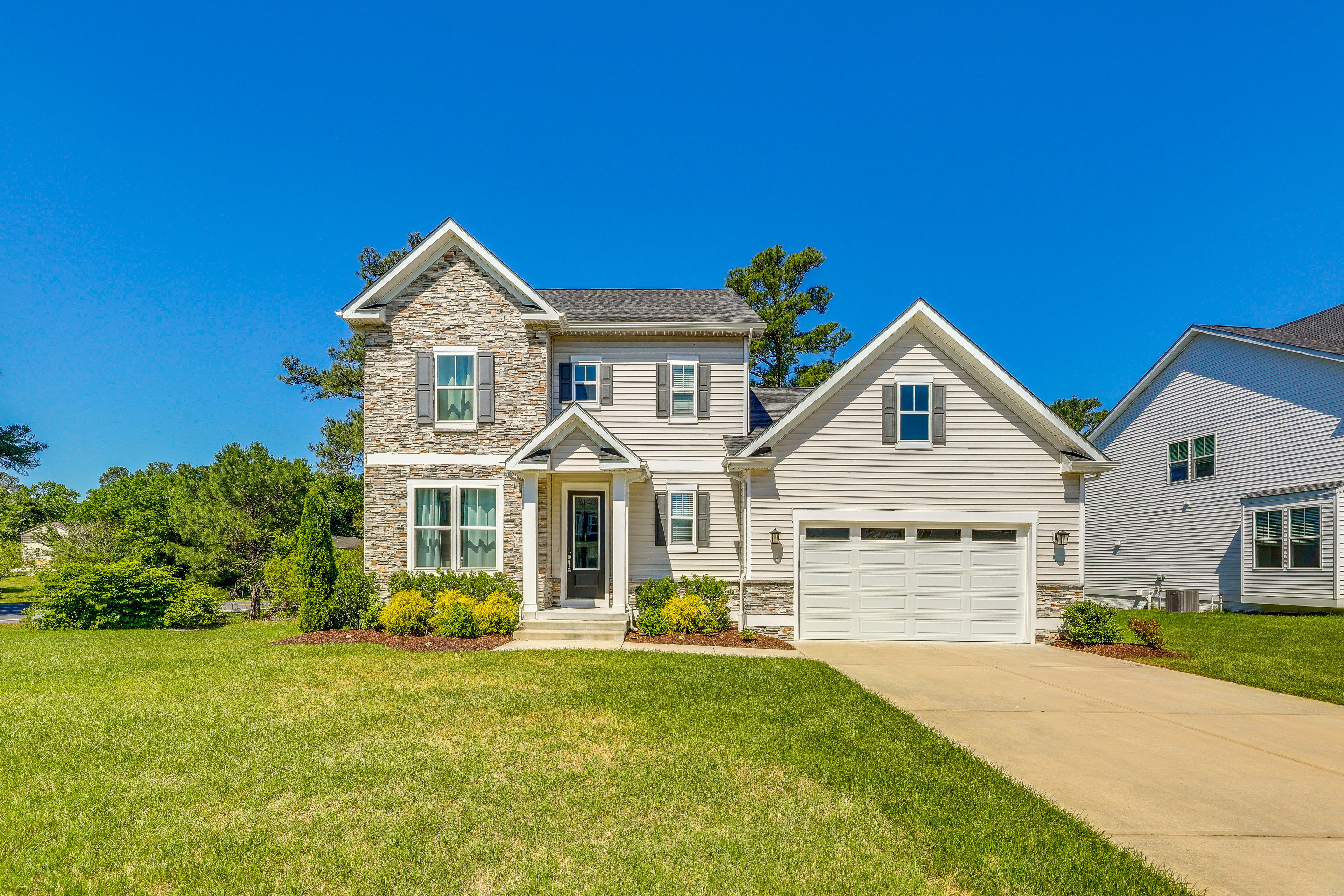 Exterior | 2-Story Home