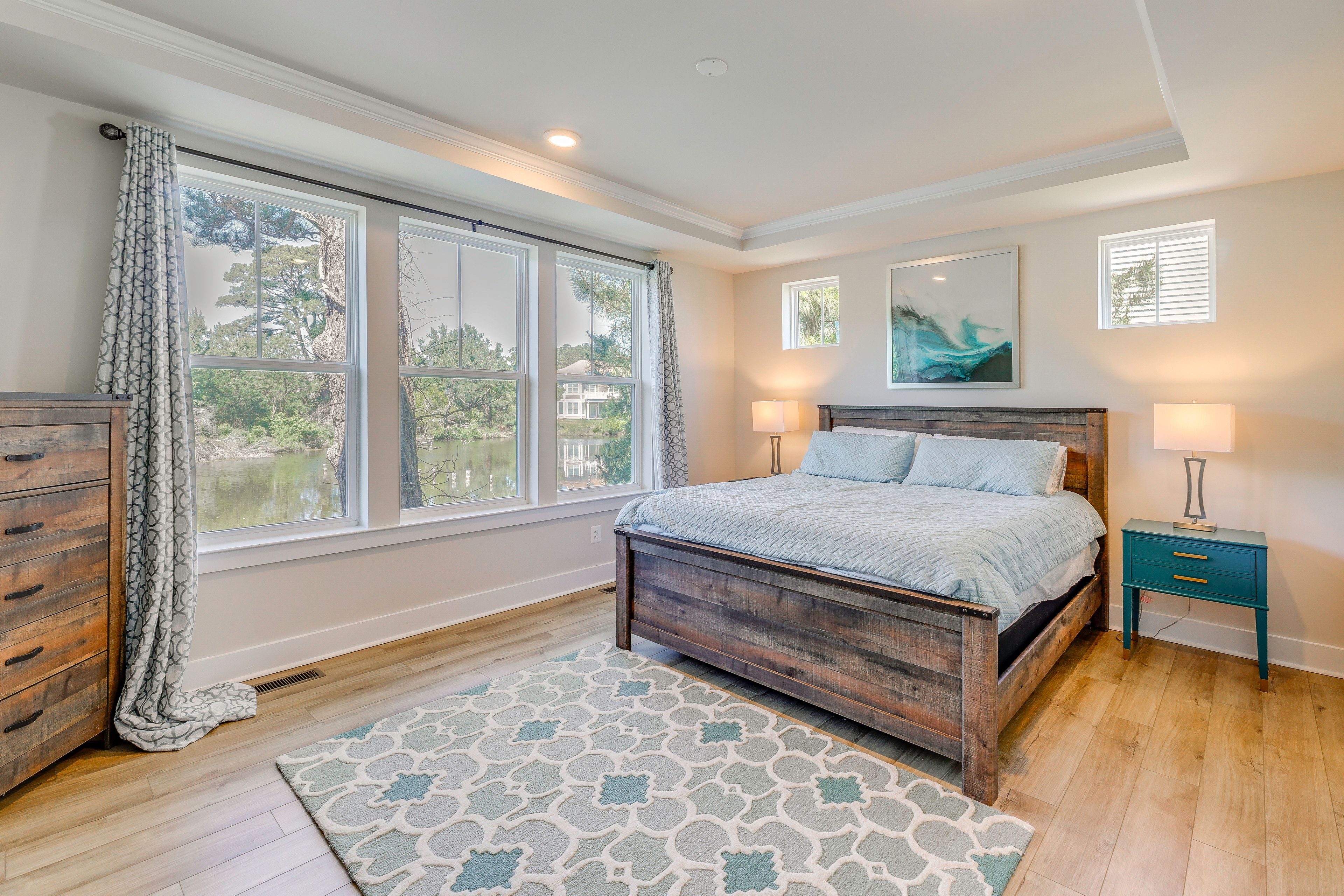 Bedroom 1 | King Bed | 1st Floor