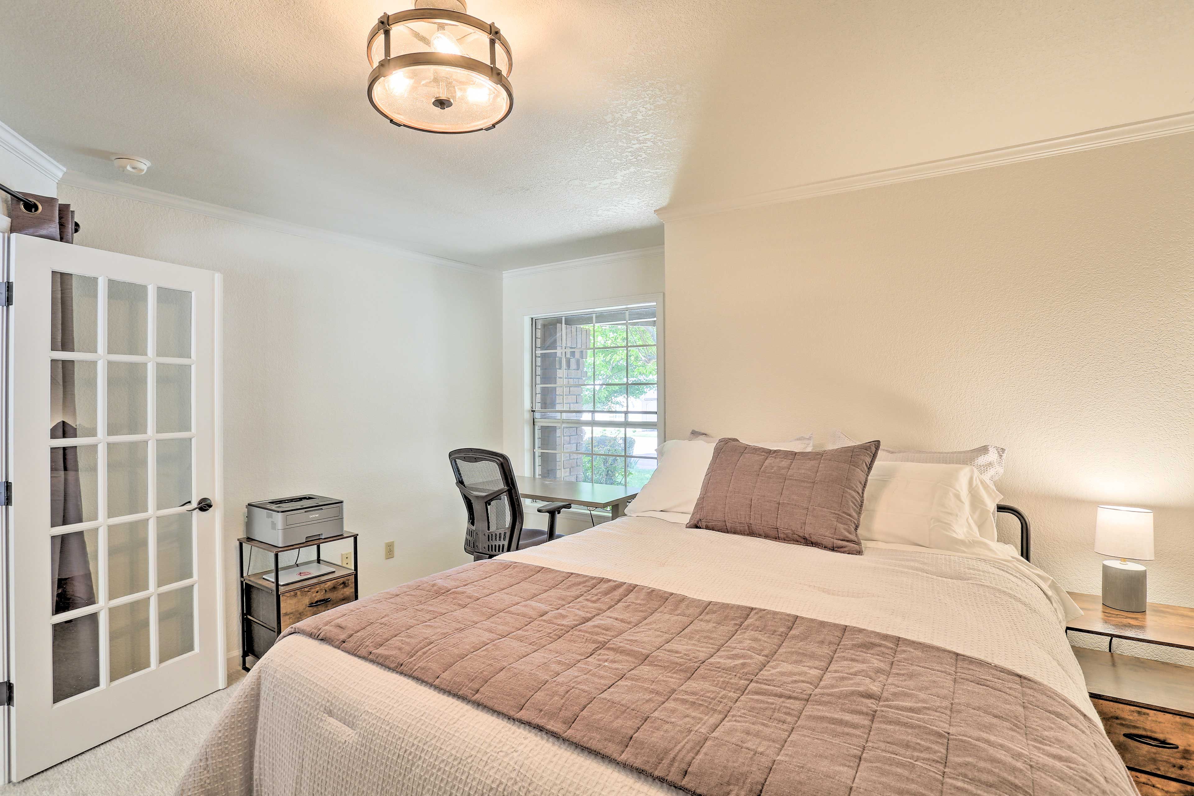 Bedroom 3 | Queen Bed | Work Desk