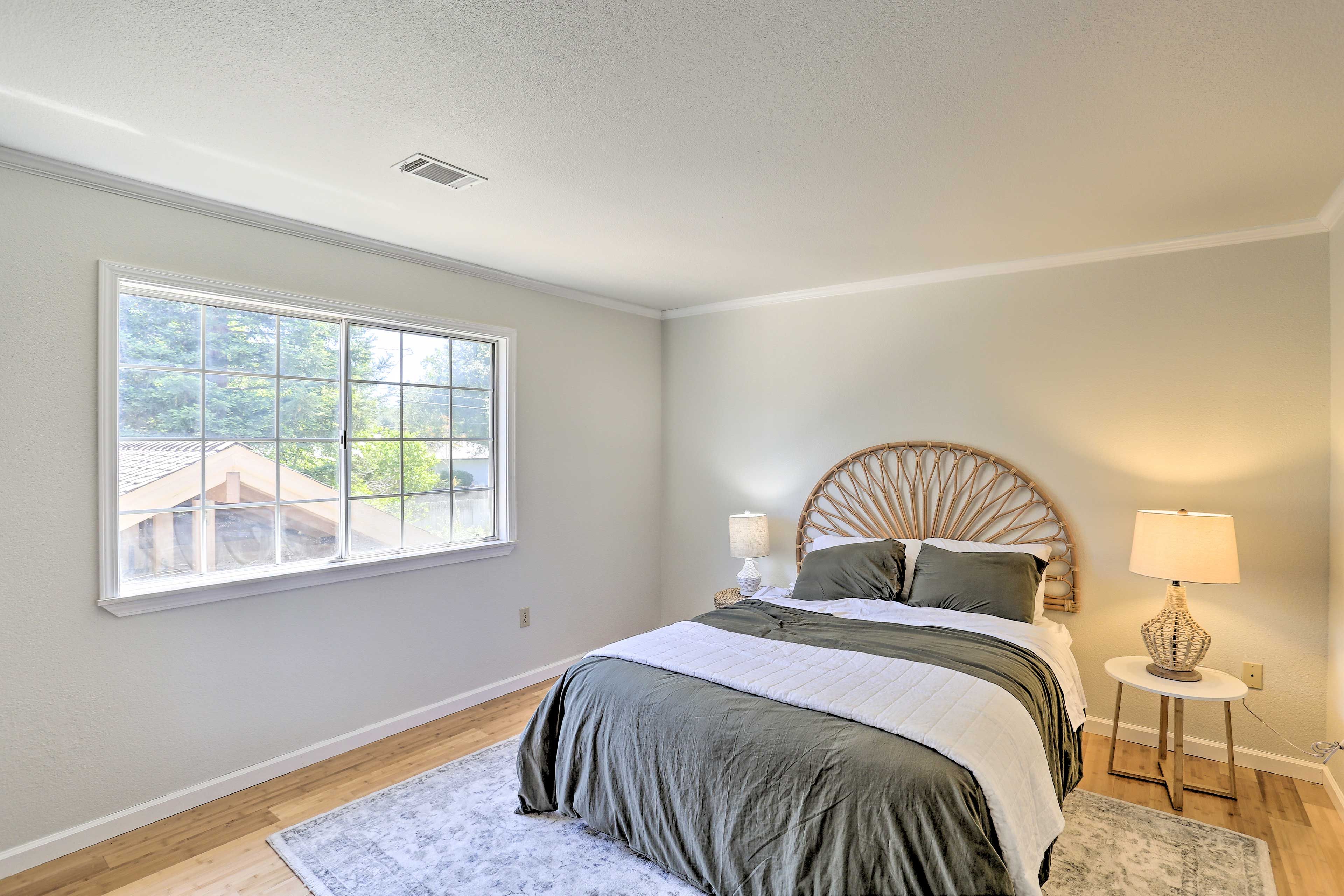 Bedroom 5 | Queen Bed