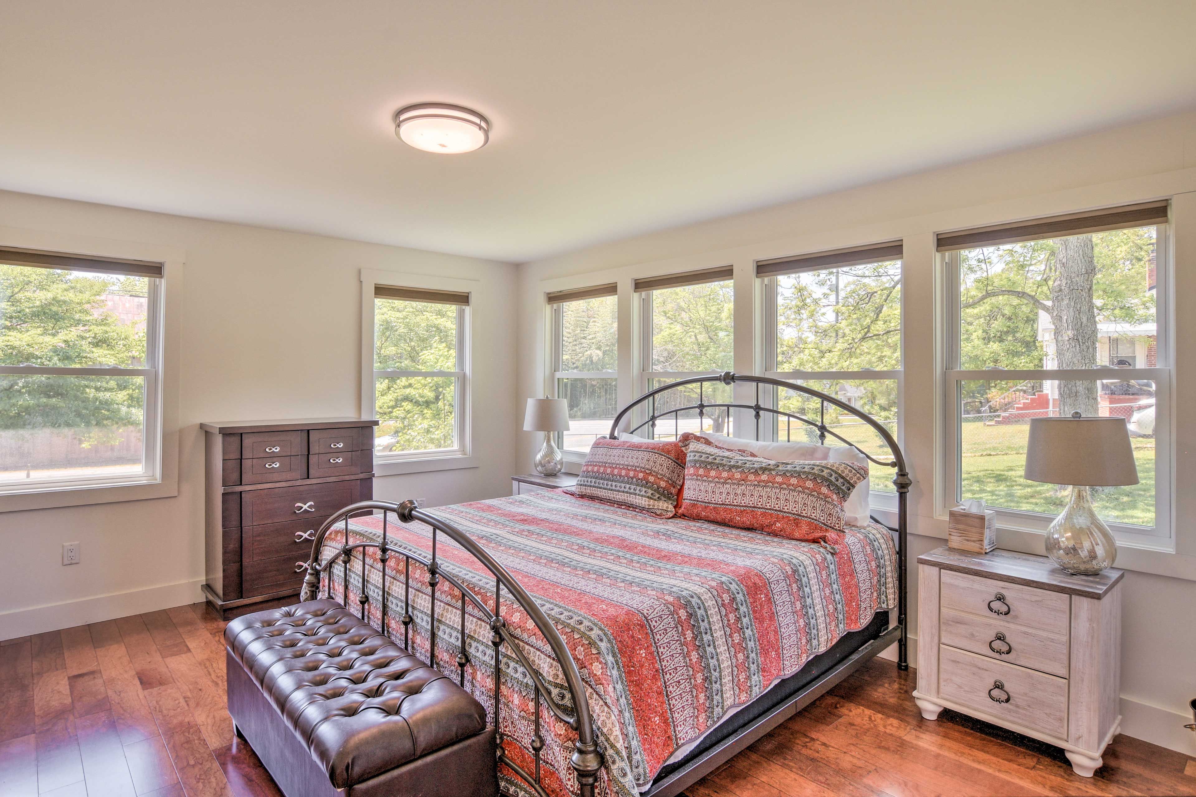 Bedroom 1 | King Bed