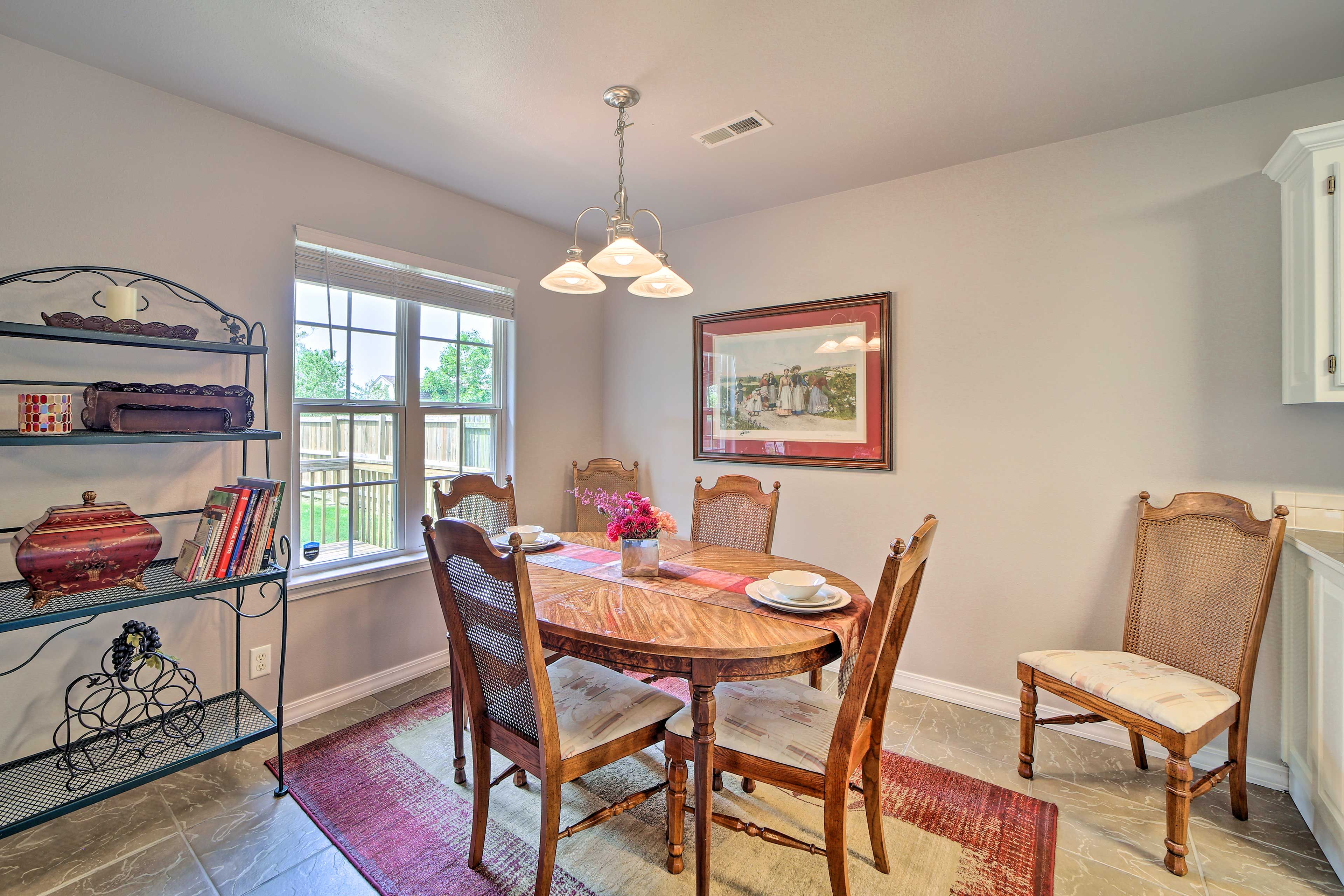 Dining Area | Dishware/Flatware