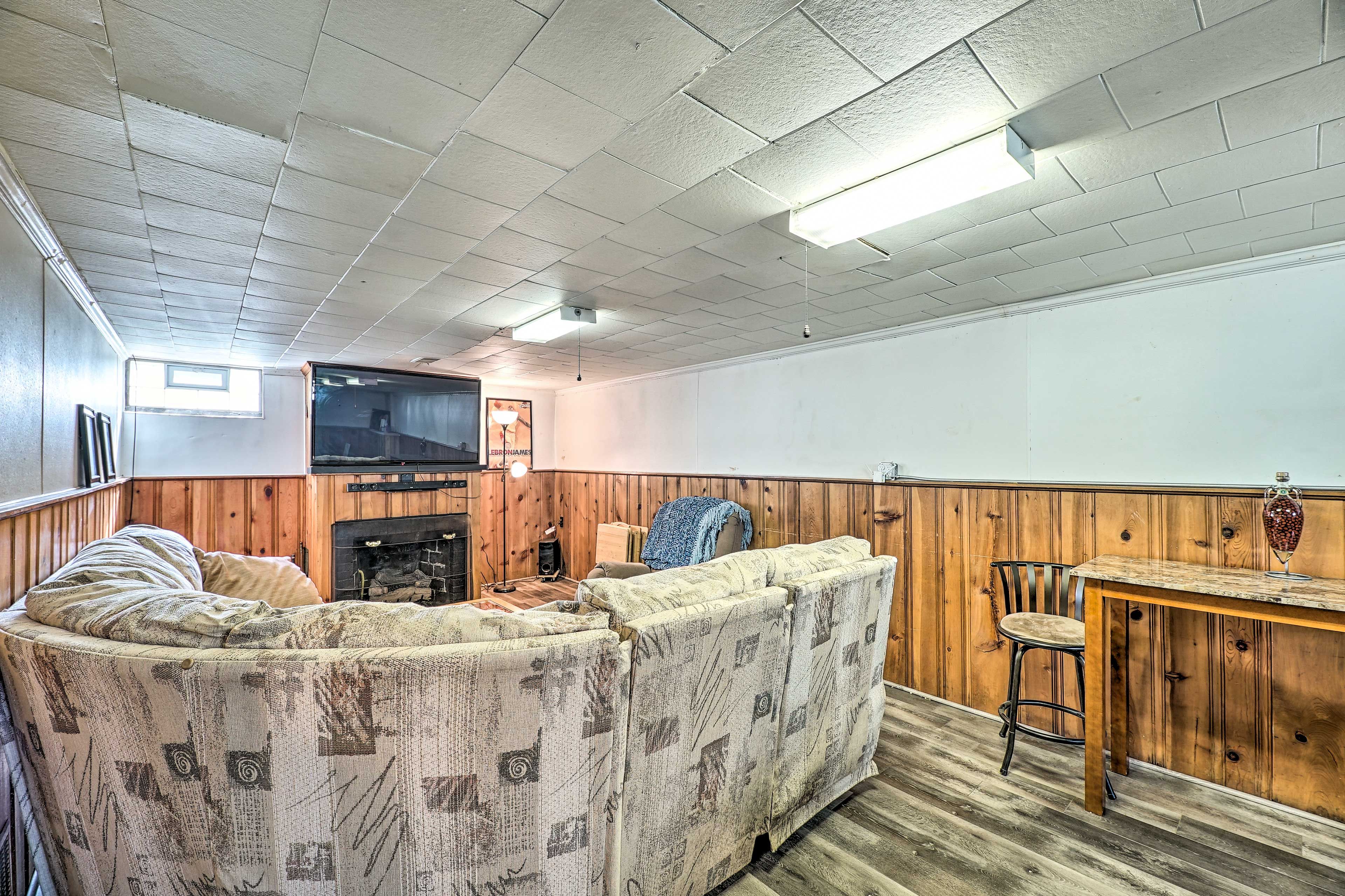 Basement | Smart TV