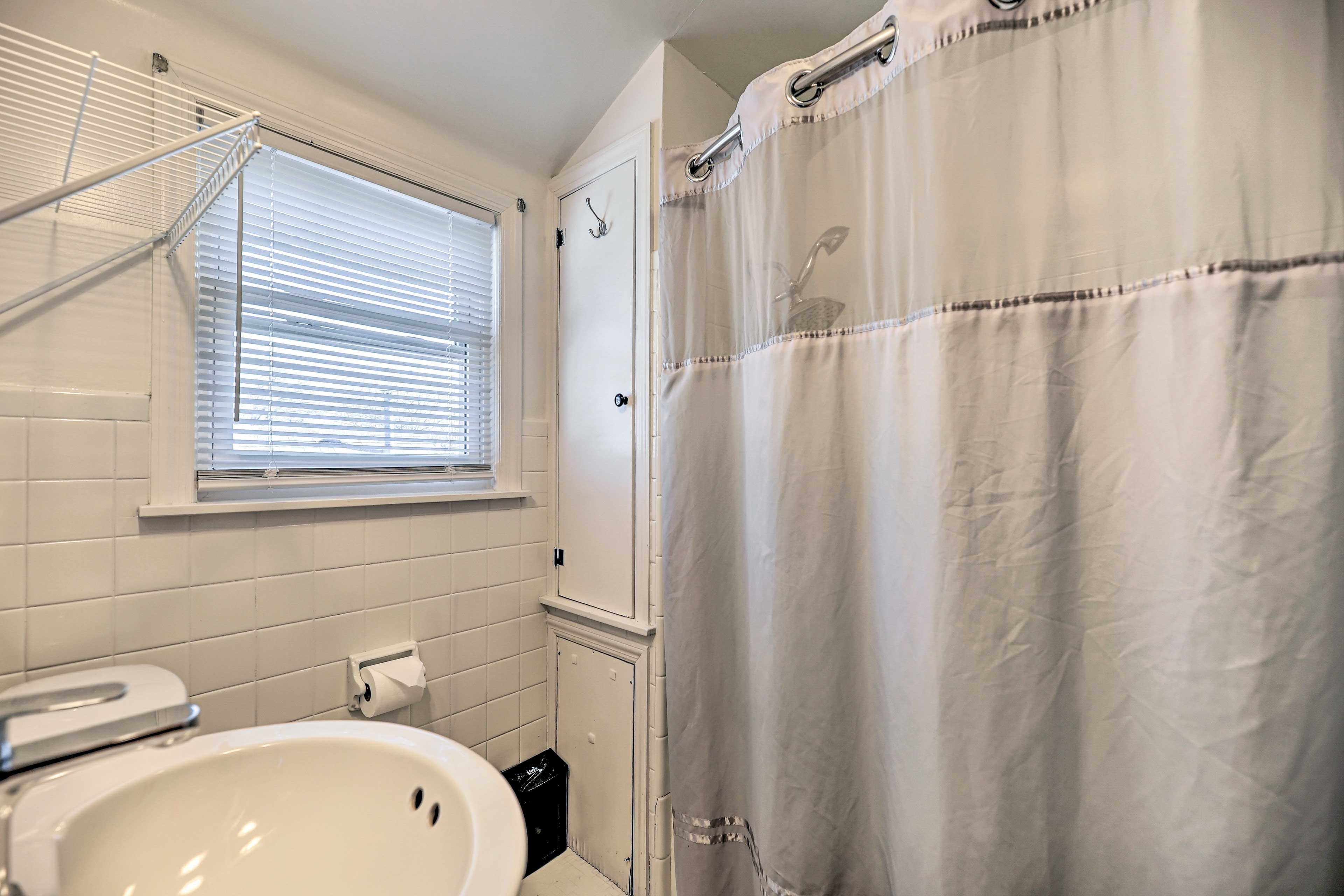Full Bathroom