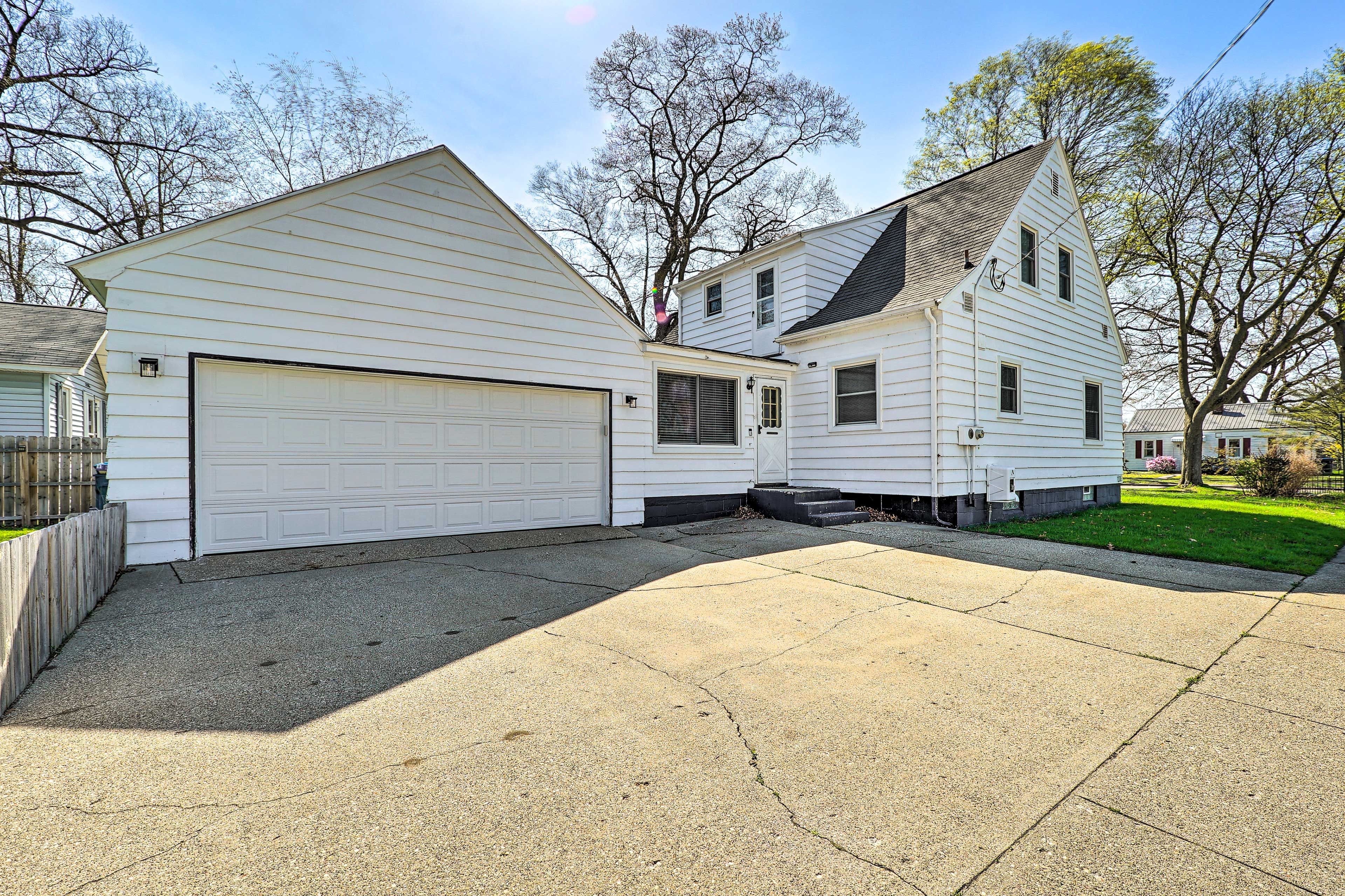 Parking | Driveway (2 Vehicles)