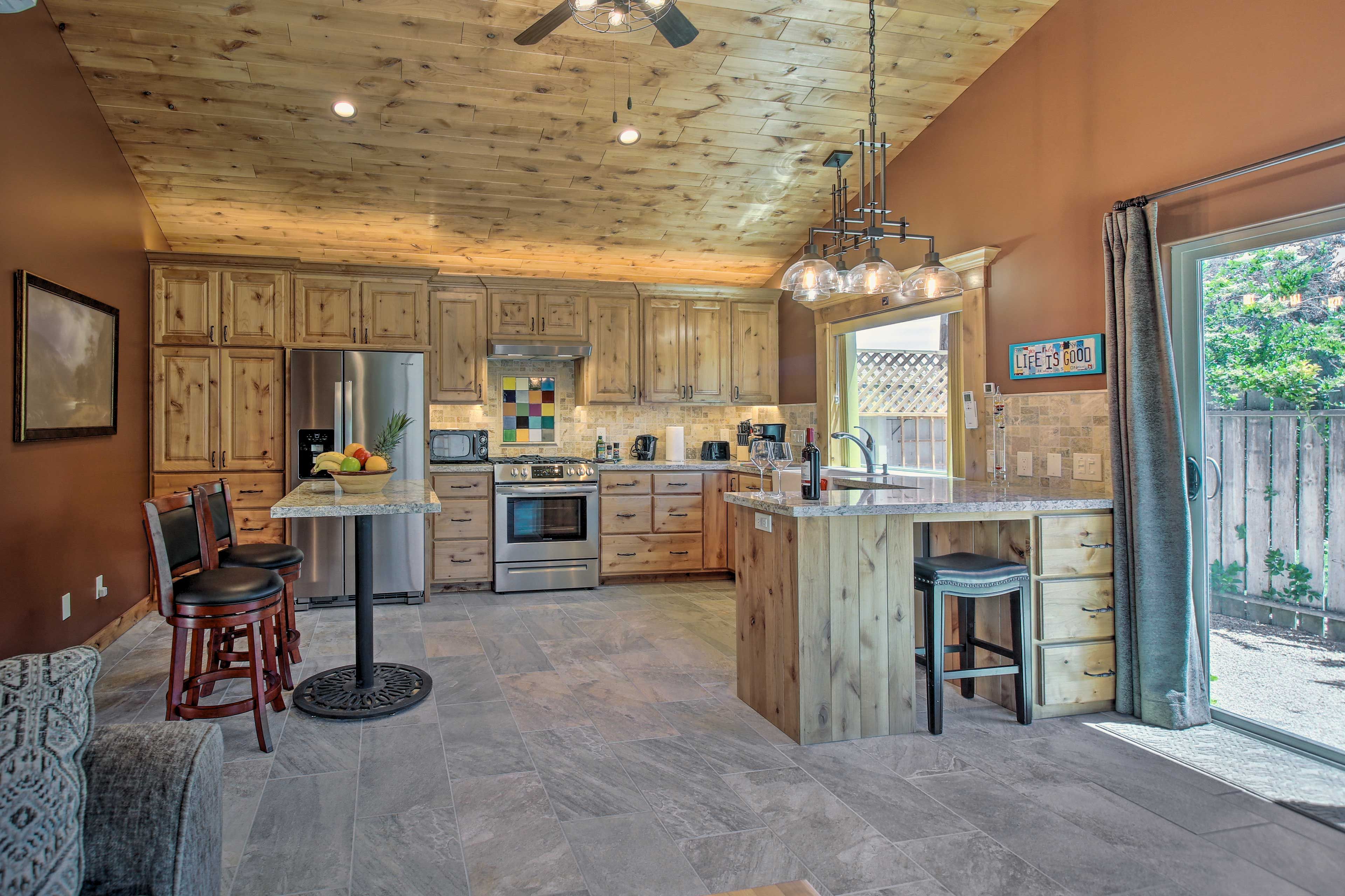 Simi Valley Vacation Rental | 1BR | 1BA | 580 Sq Ft | 1 Stair to Access