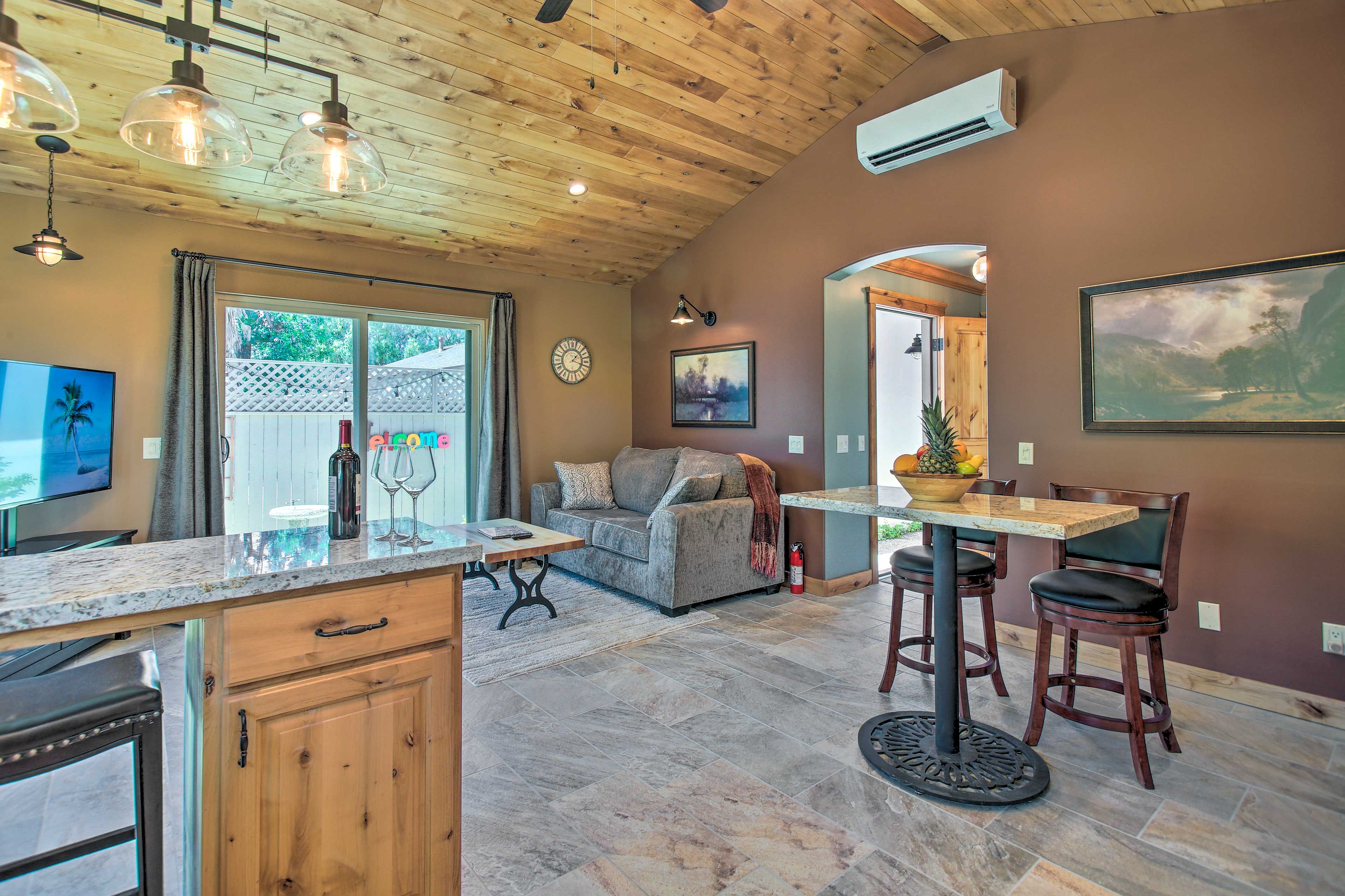 Living Room | Smart TV