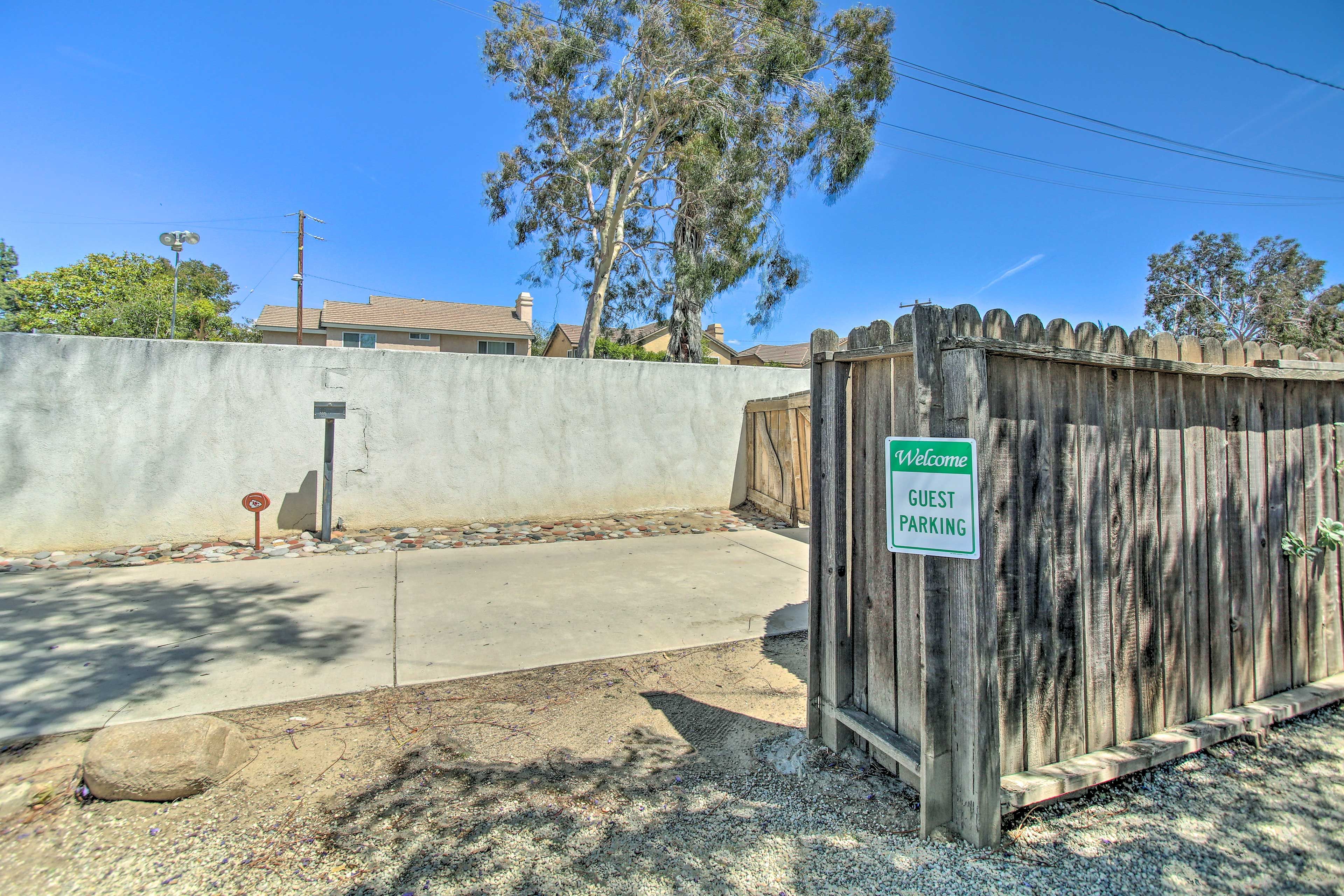 Parking | Gravel Driveway (1 Vehicle)
