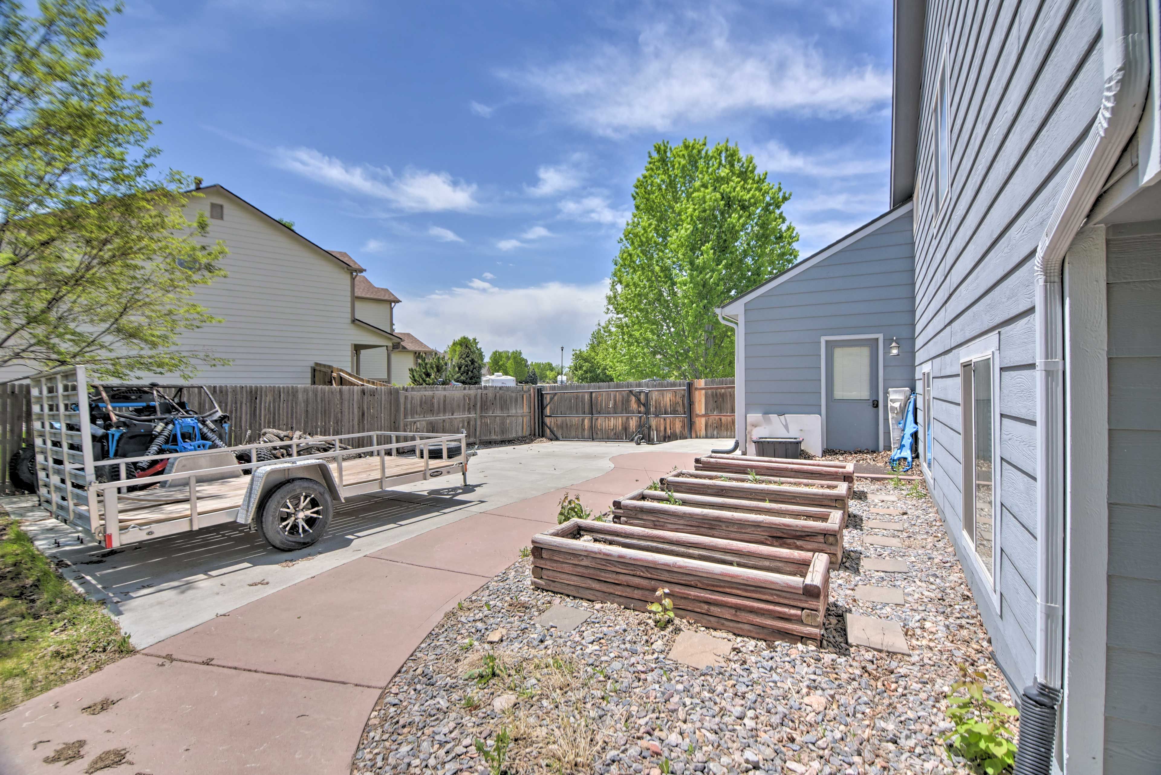 Parking | Driveway (3 Vehicles) | RV/Trailer Parking Available