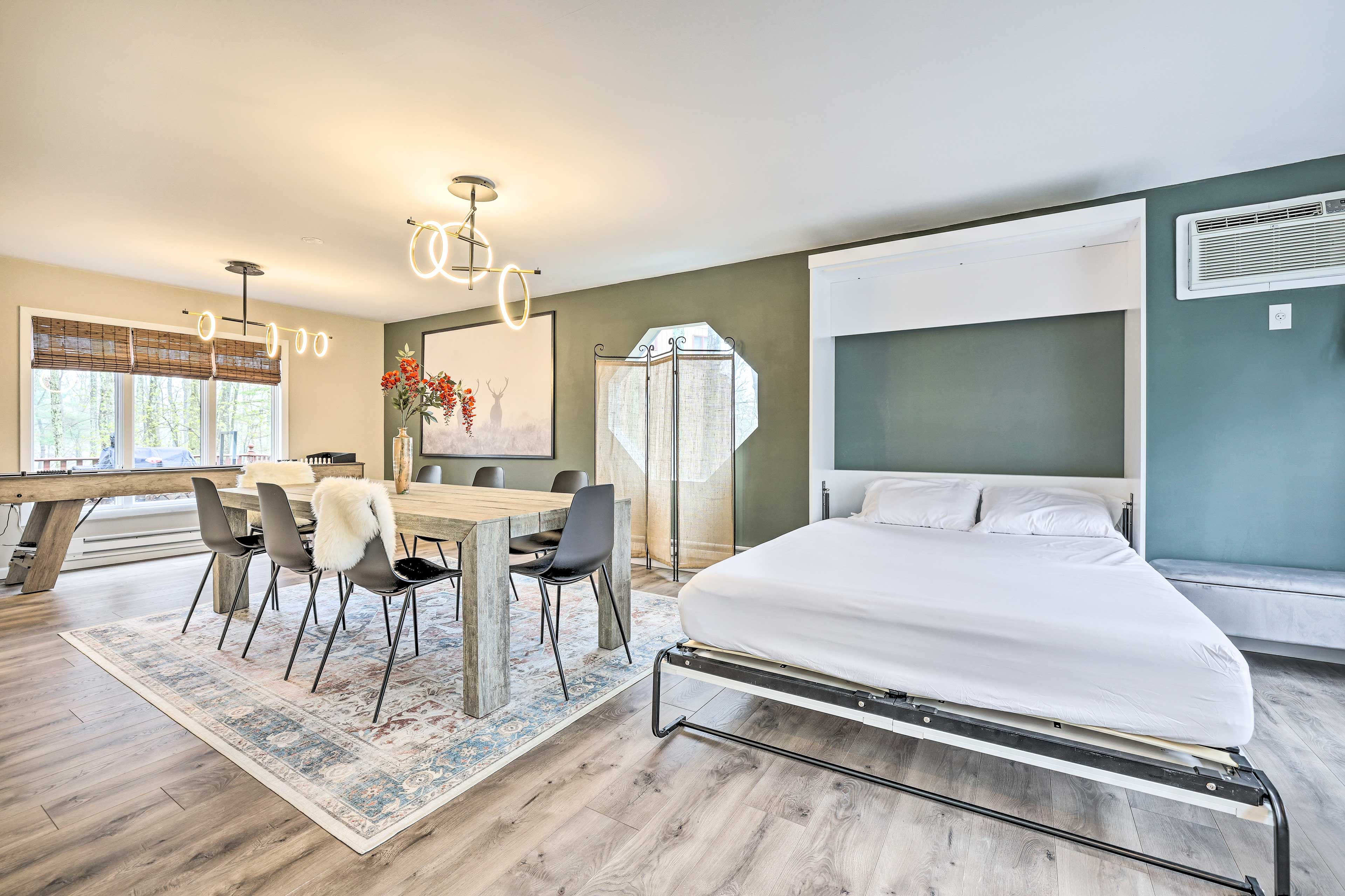 Dining Room | Full Murphy Bed | 1st Floor