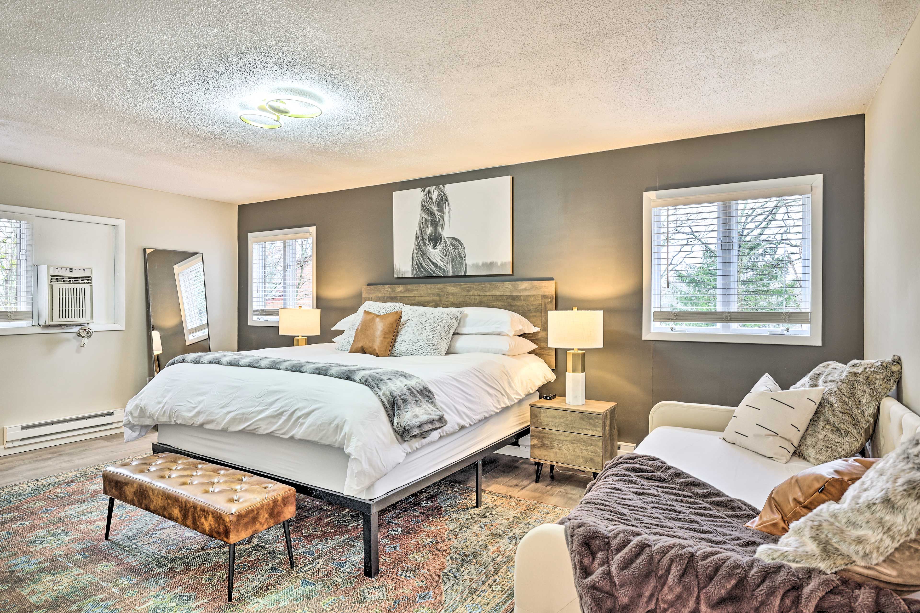 Bedroom 2 | King Bed | Twin Daybed | 2nd Floor