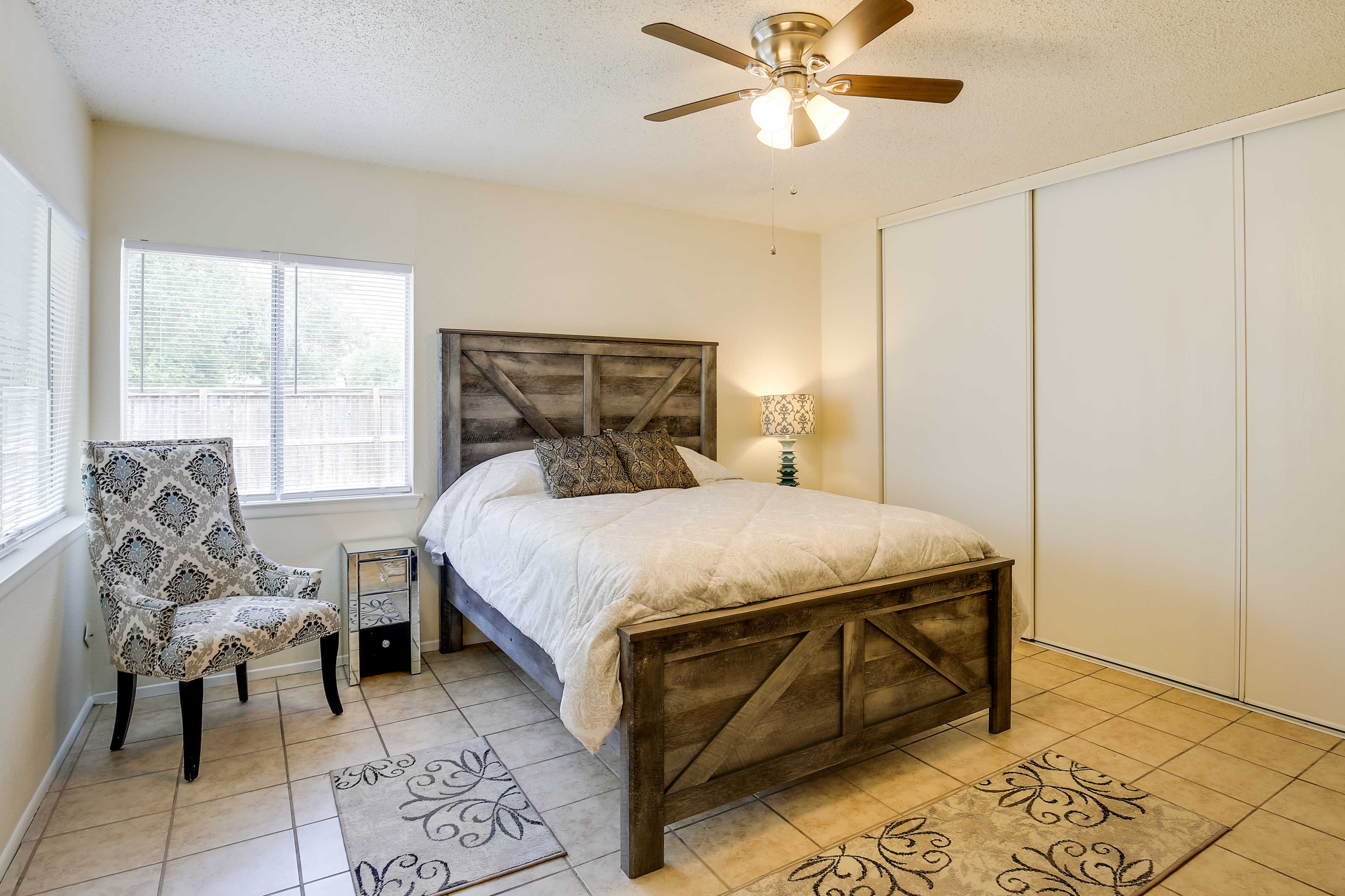 Bedroom 2 | Queen Bed | Linens Provided