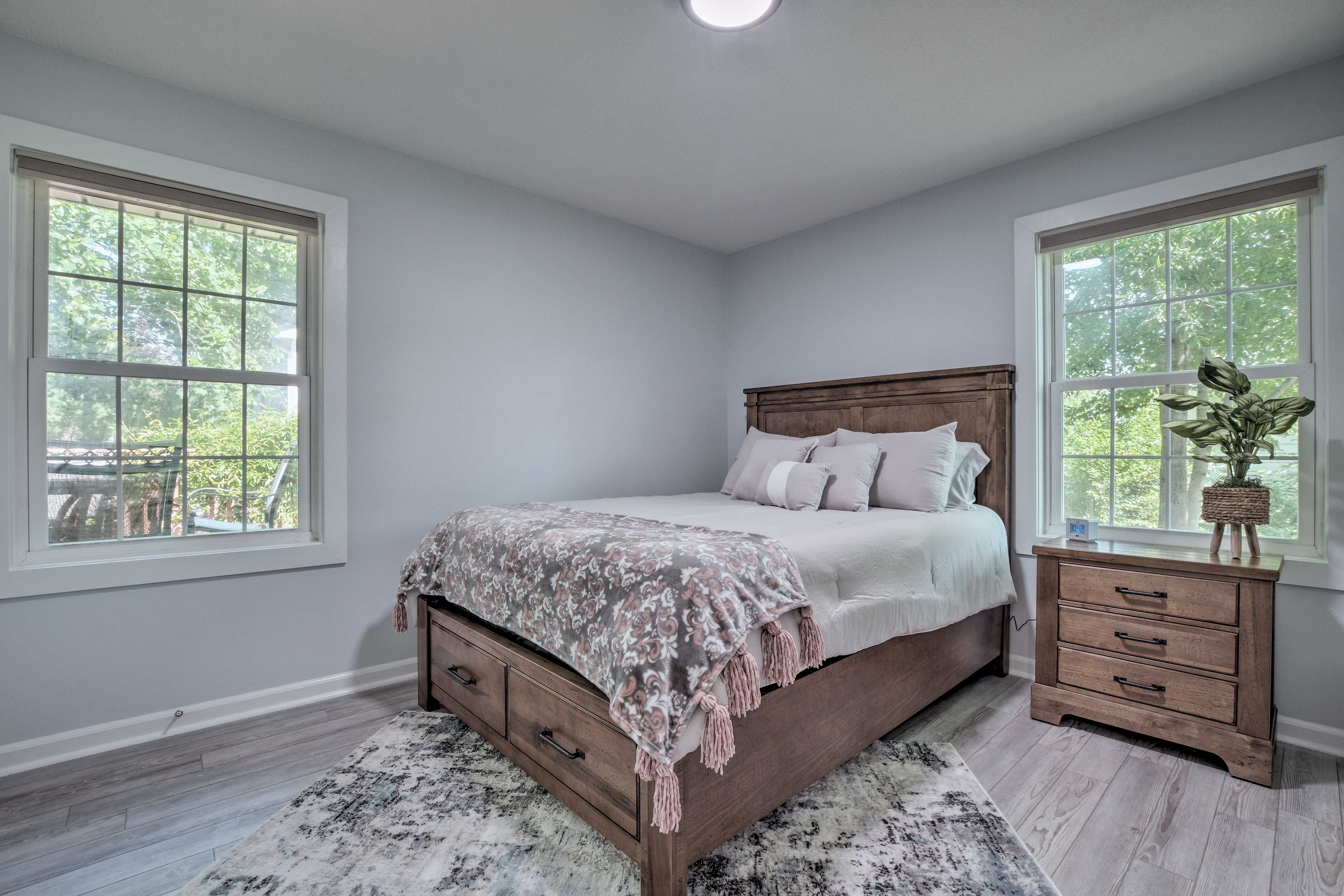 Bedroom 1 | Queen Bed | Linens Provided