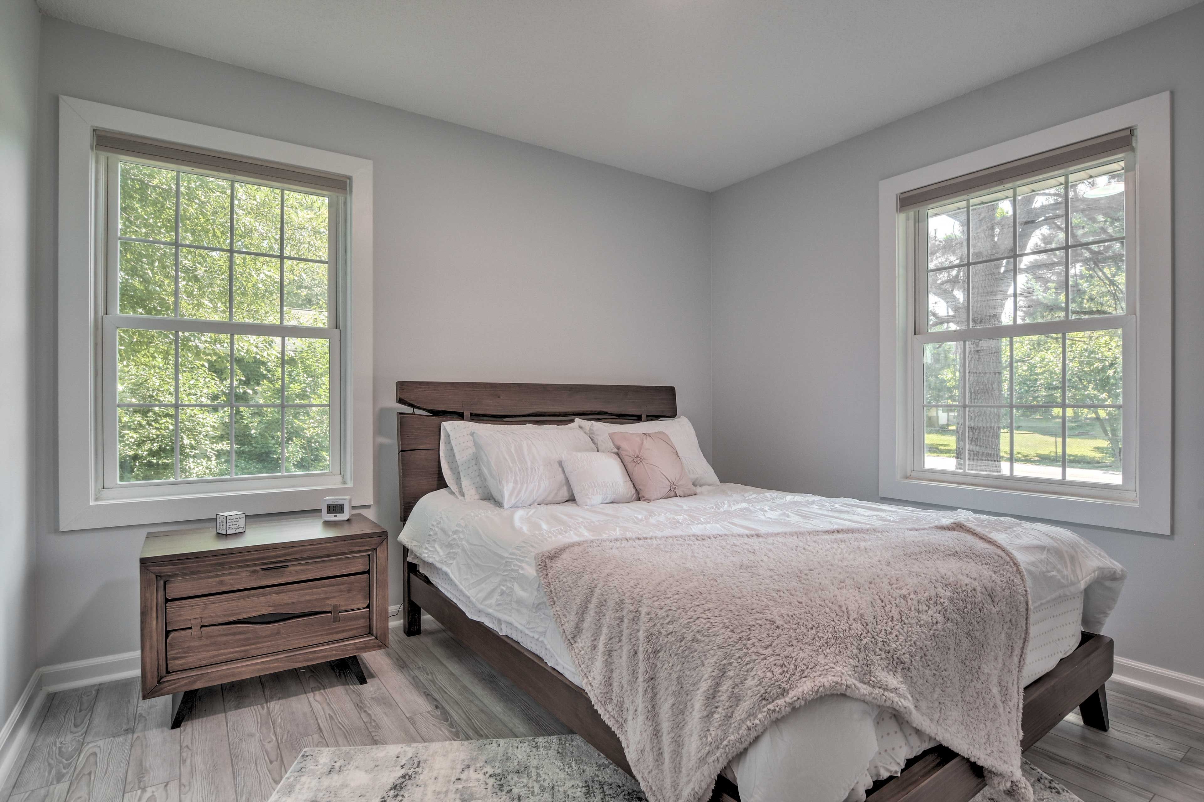 Bedroom 2 | Queen Bed