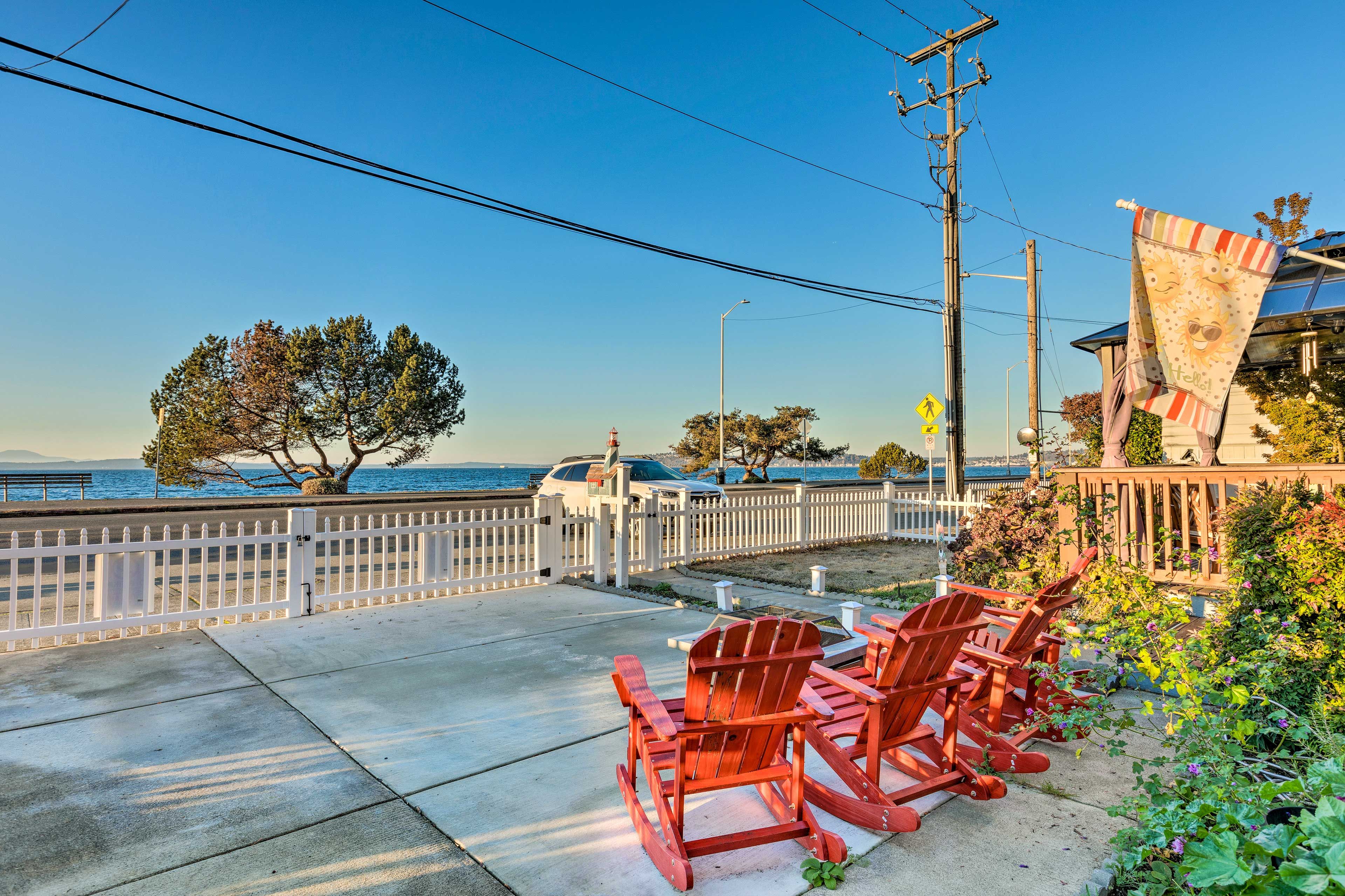 Front Patio | Fire Pit | Ocean & Seattle Skyline Views