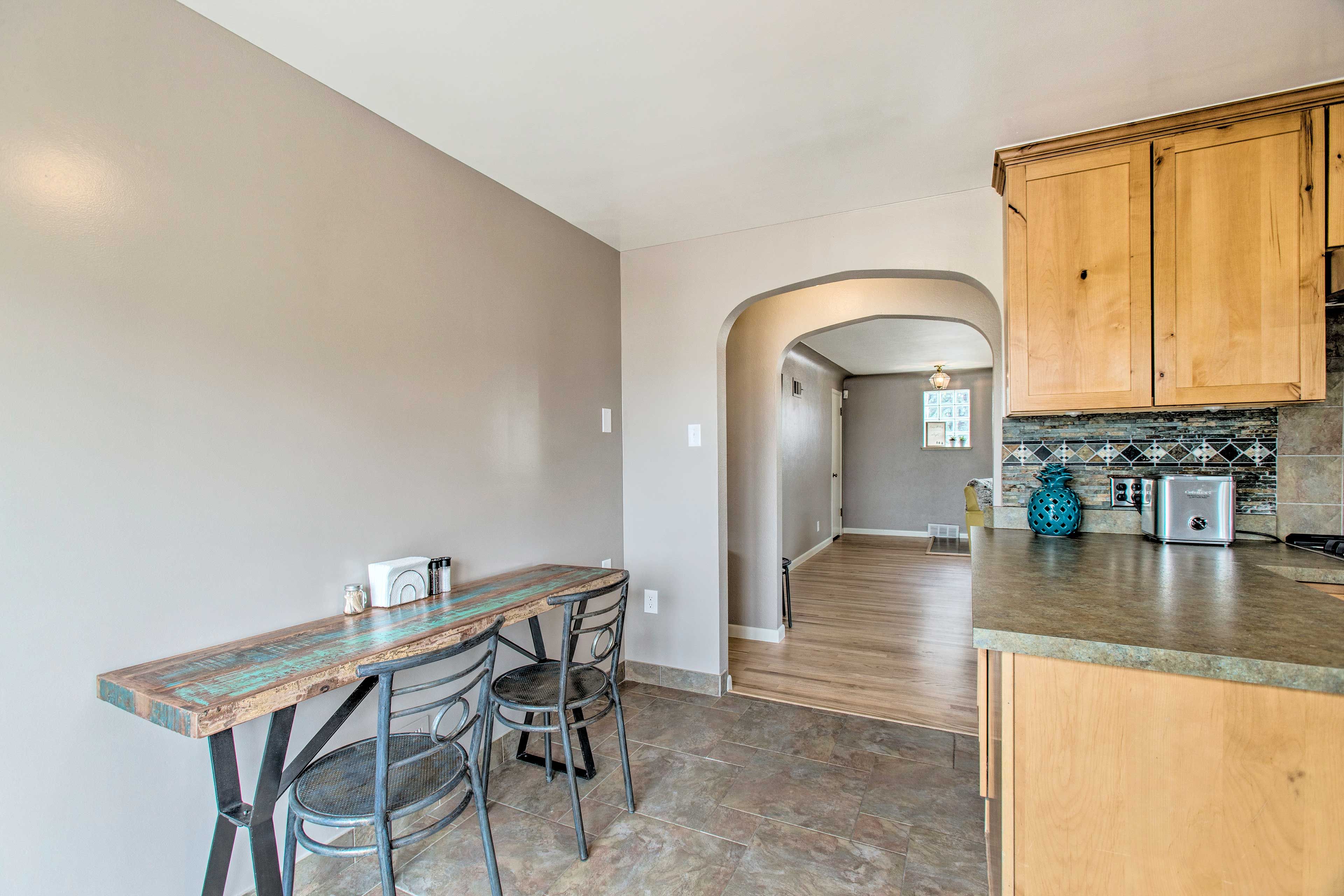 Dining Area | Dishware & Flatware Provided