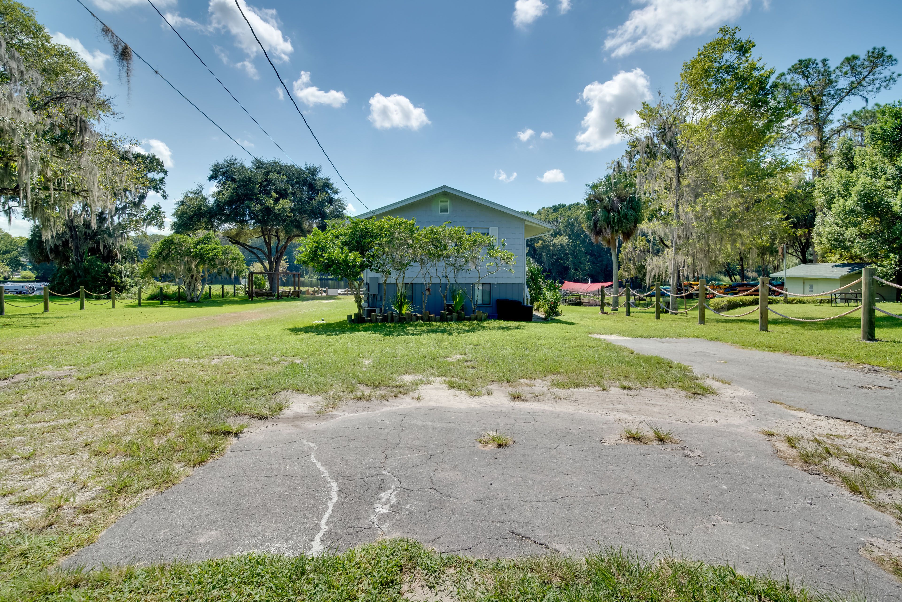 Parking | Driveway (2 Vehicles)