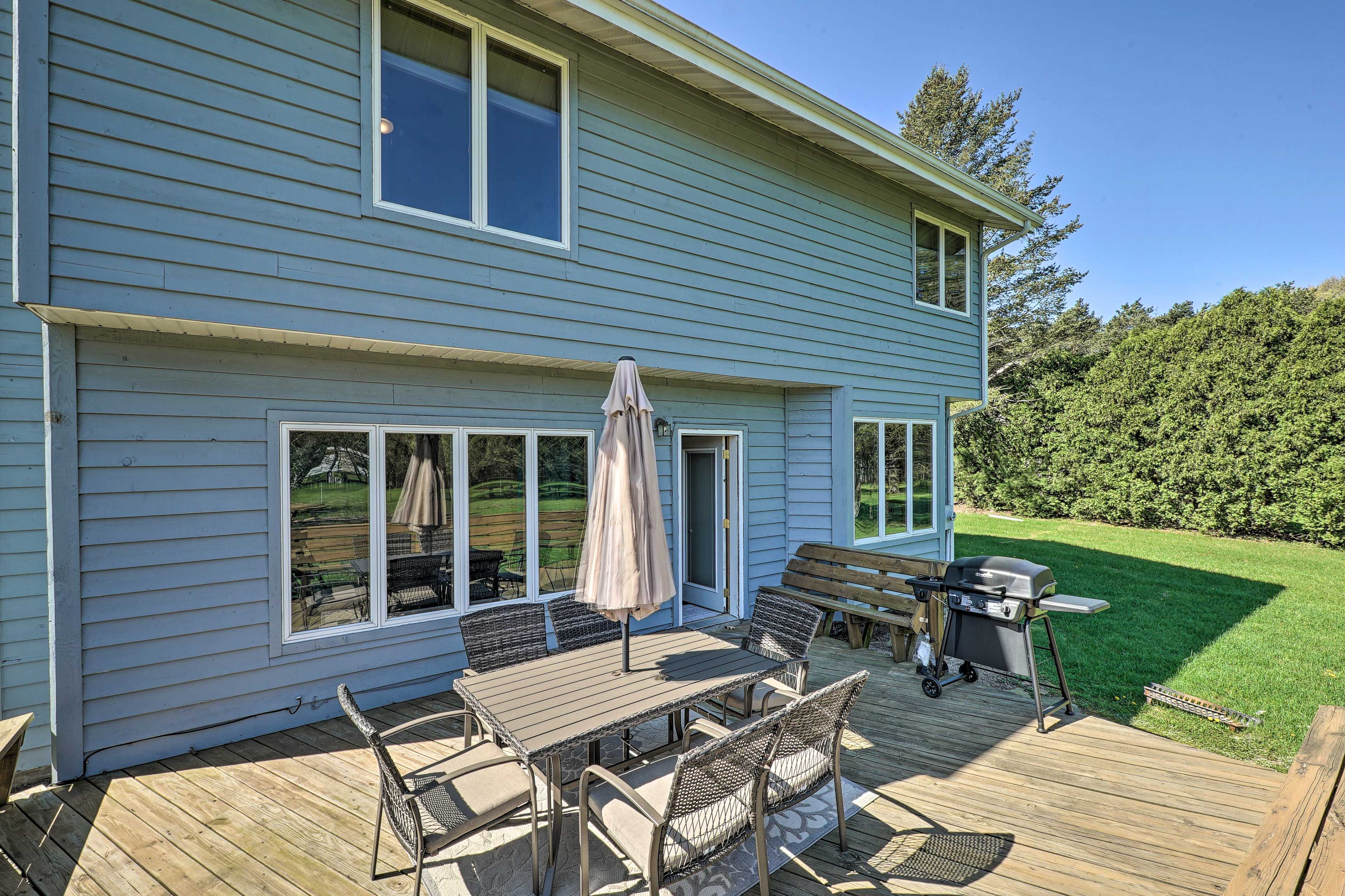 Furnished Deck | Dining Area | Gas Grill