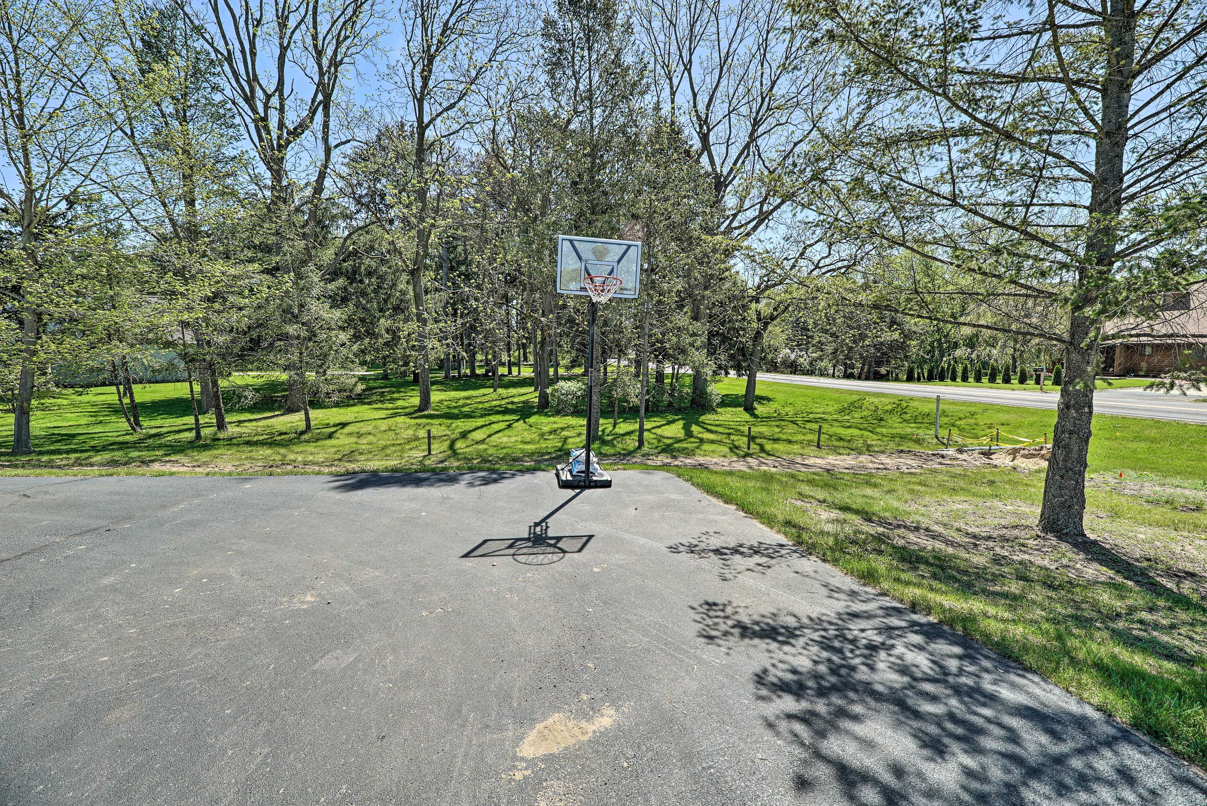 Exterior | Basketball Goal