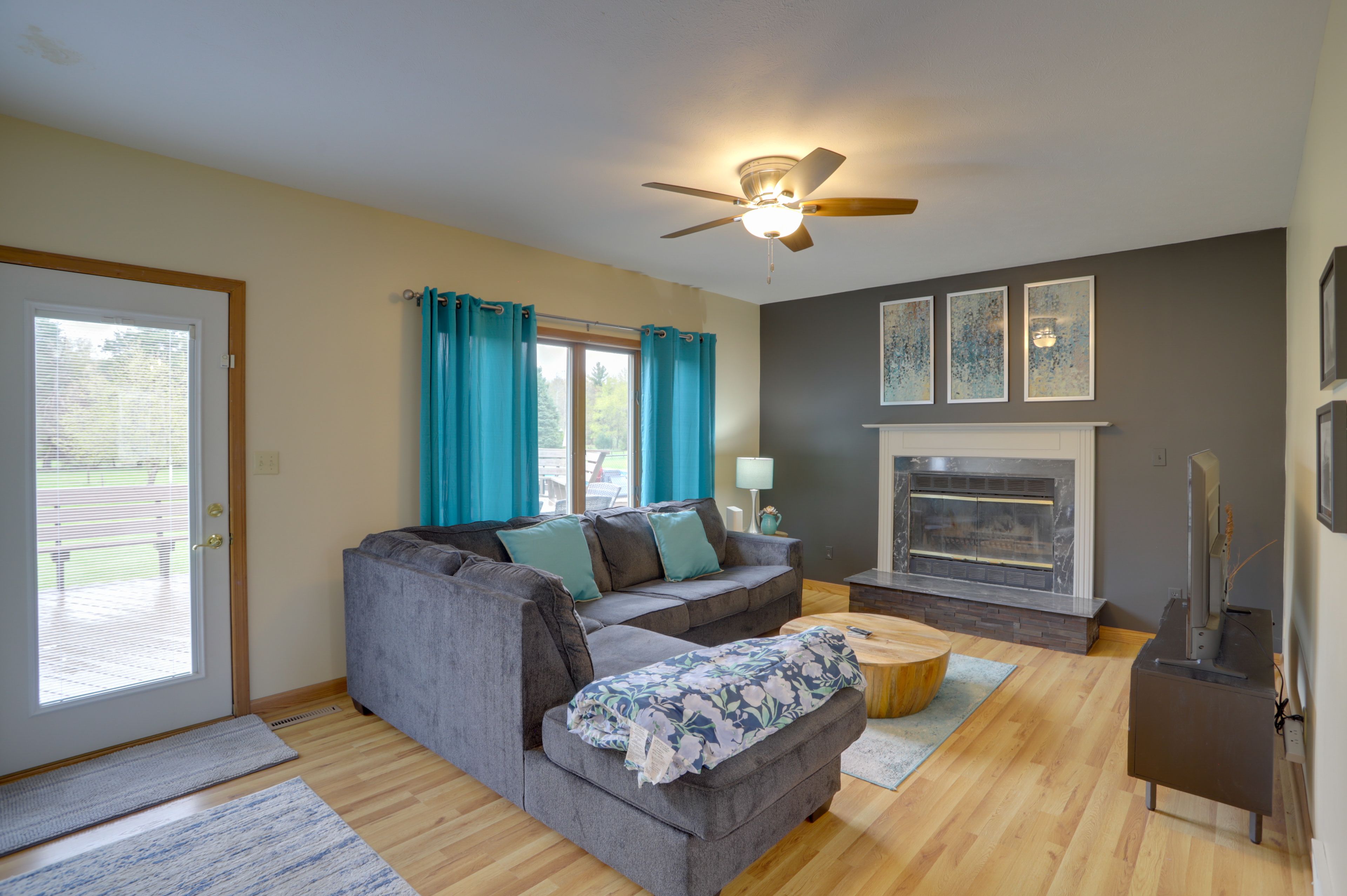 Family Room | Fireplace