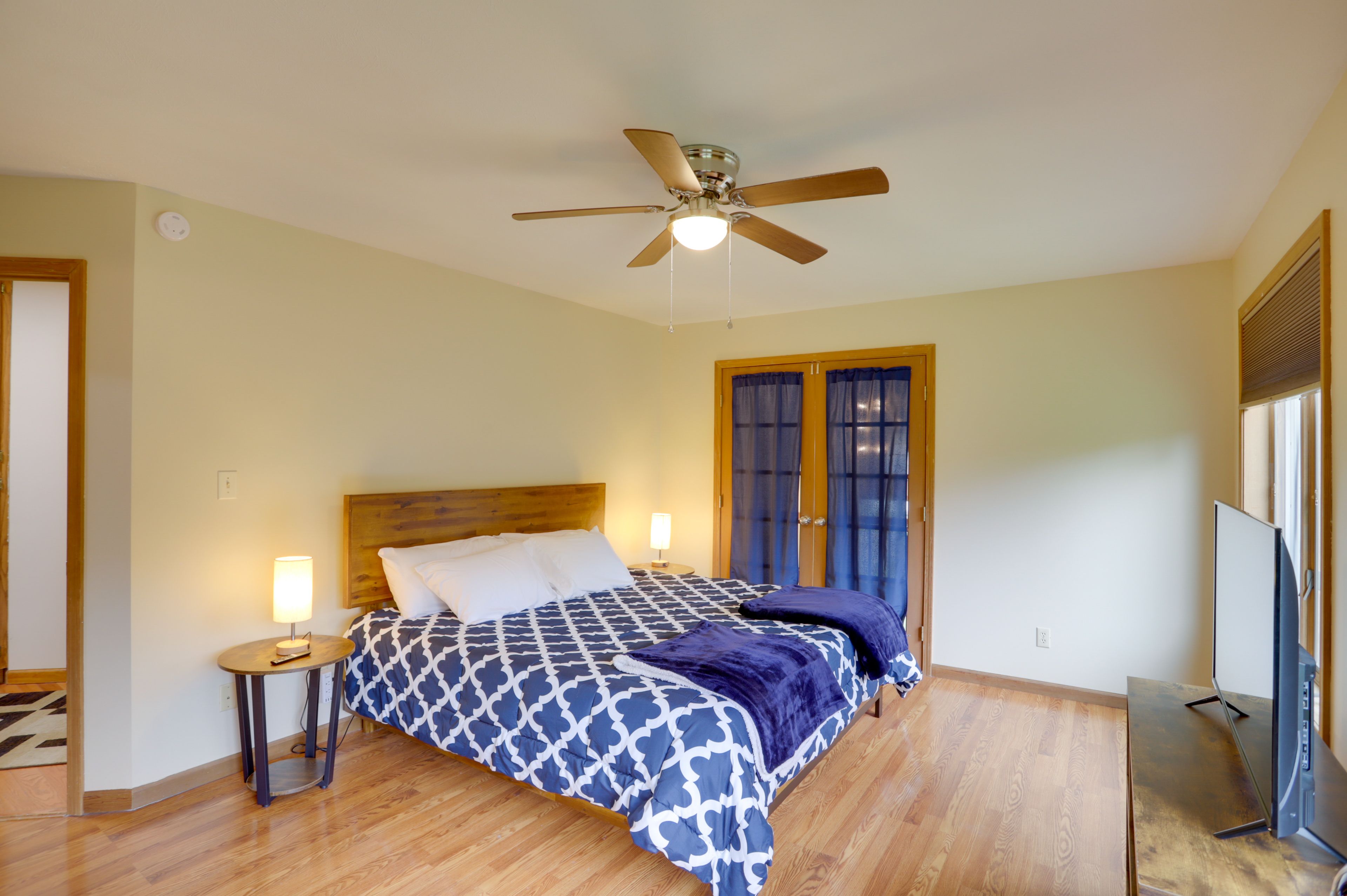 Bedroom 1 | King Bed | 2nd Floor | Linens Provided