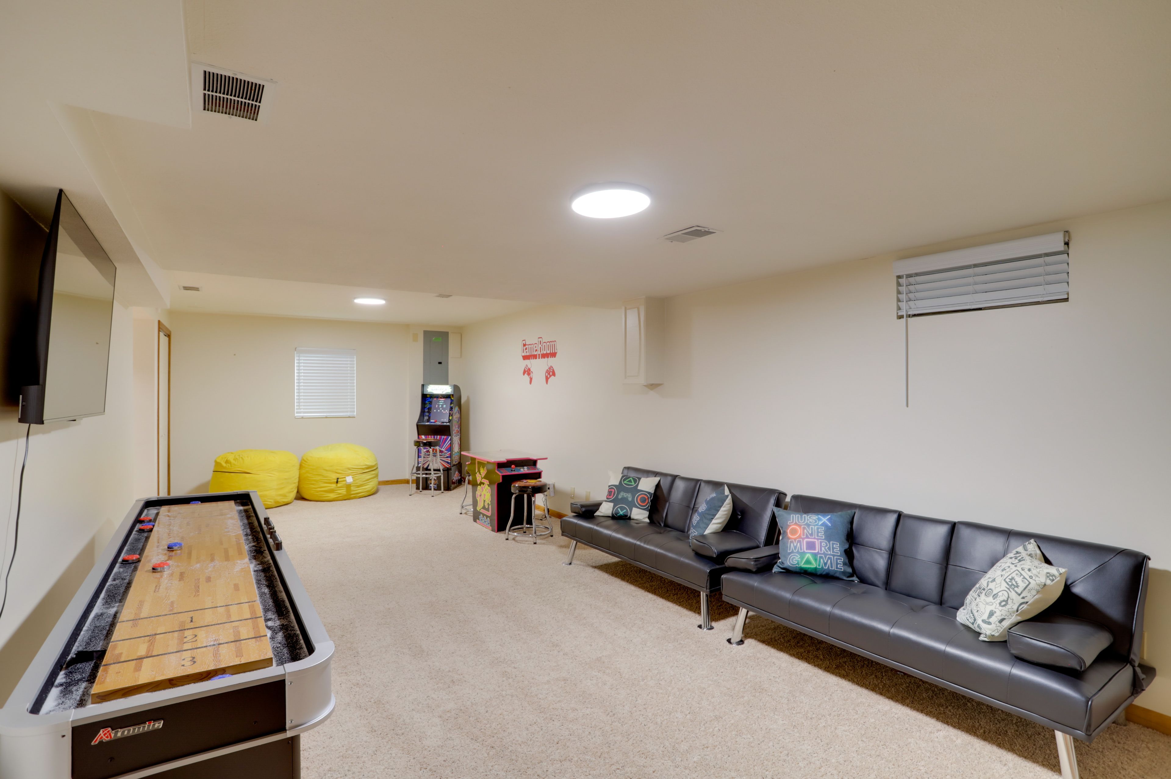 Game Room | Central Heating & Air Conditioning | Ceiling Fans | Free WiFi