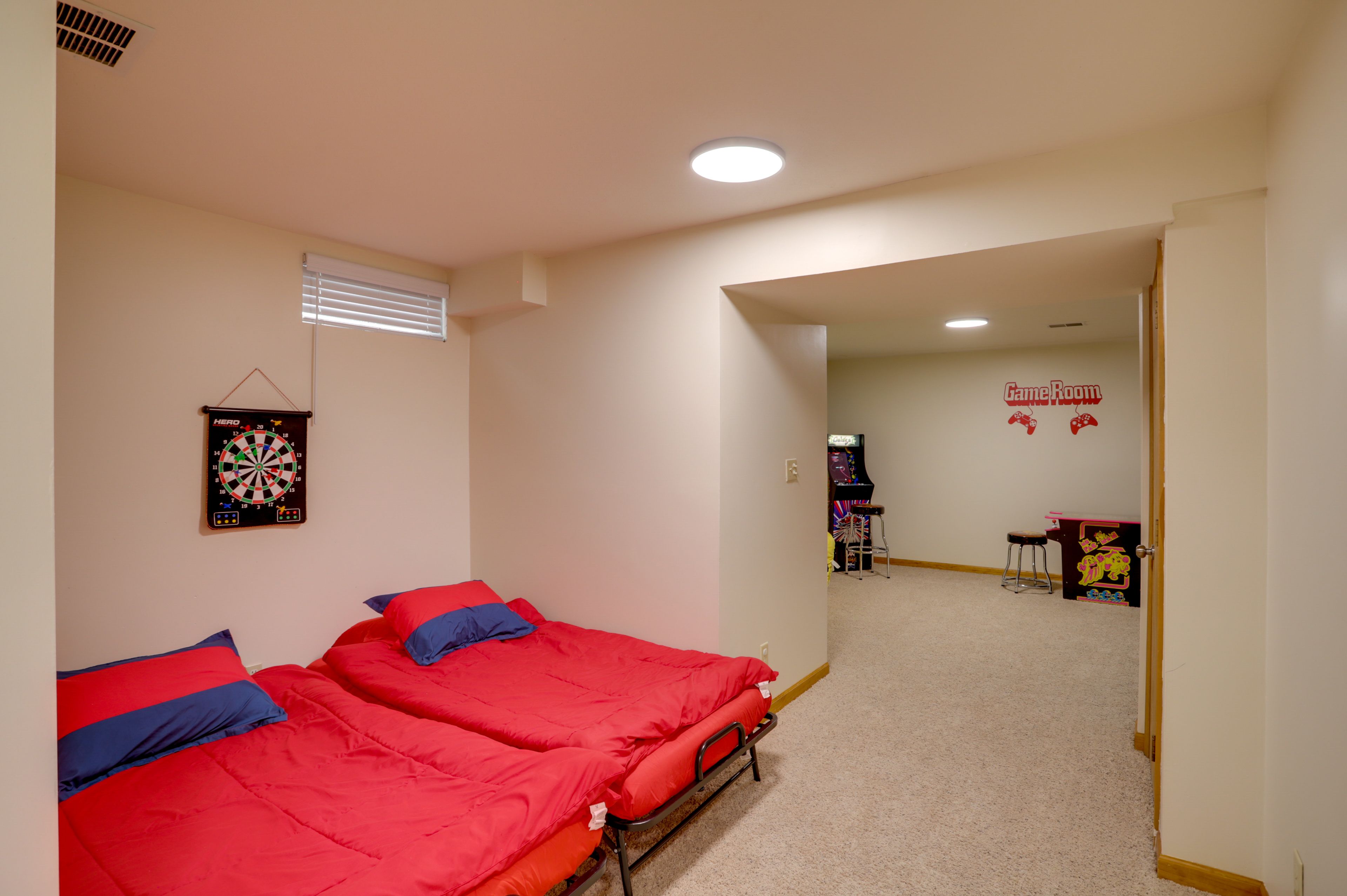 Game Room | 2 Twin Beds