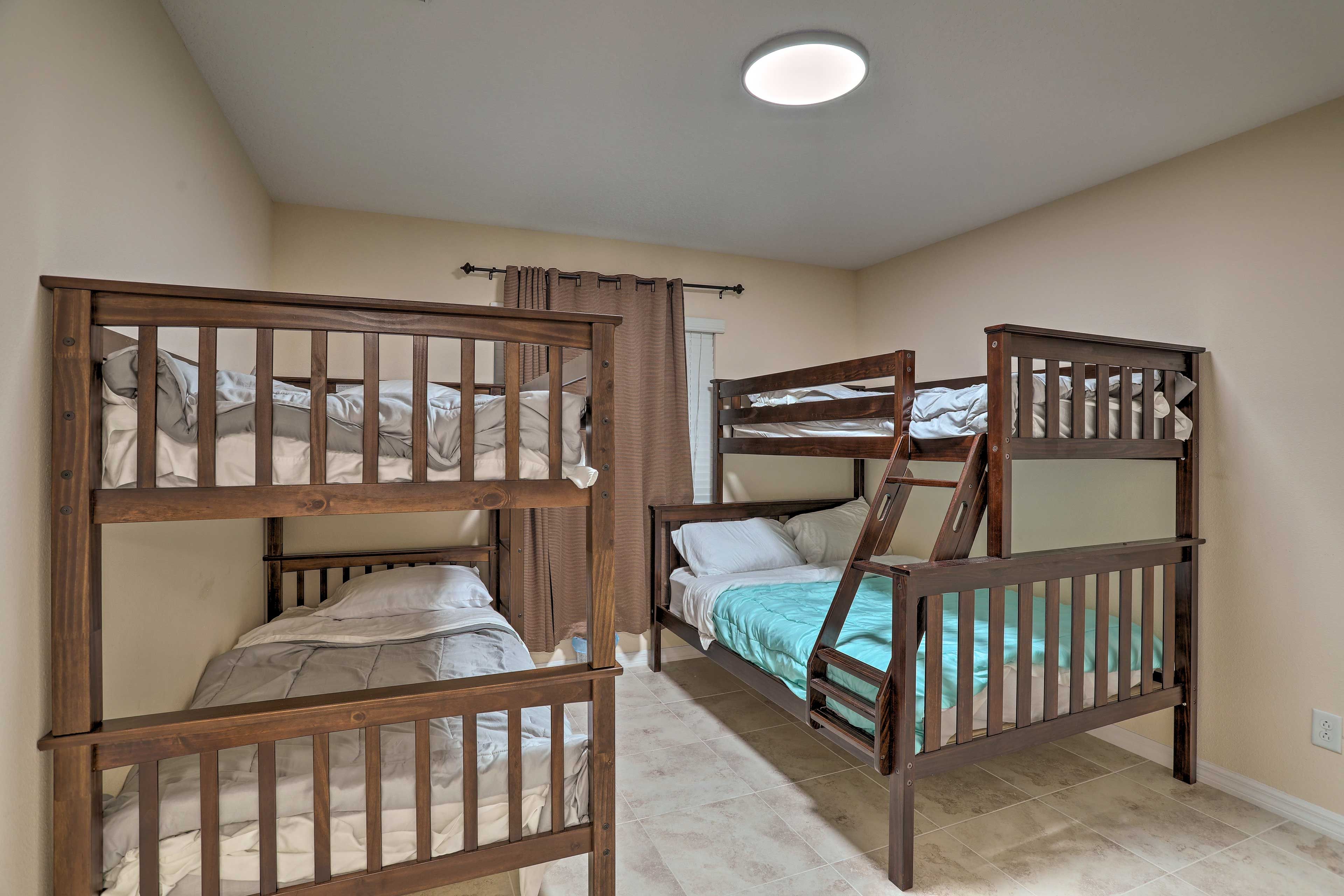 Bedroom 4 | Twin Bunk Bed | Twin/Full Bunk Bed