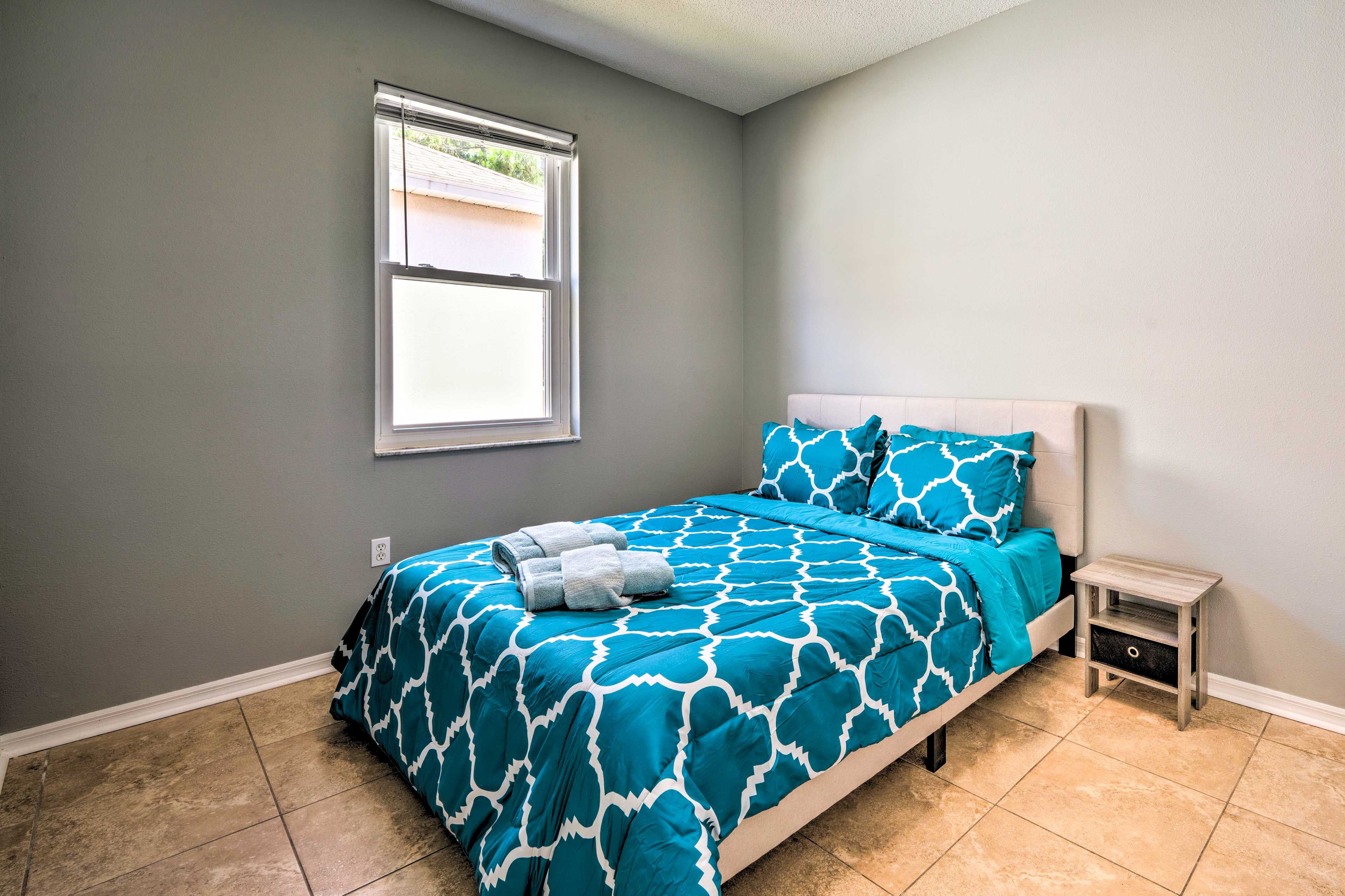 Bedroom 3 | Queen Bed