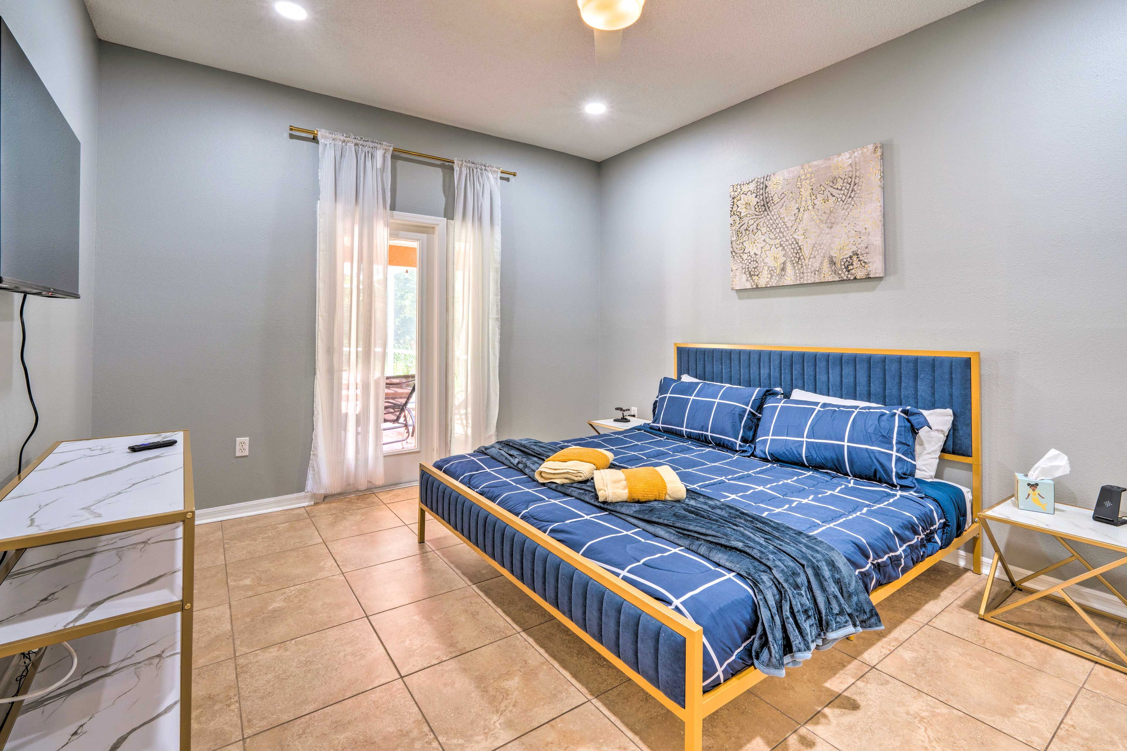 Bedroom 1 | King Bed | Patio Access | En-Suite Bathroom