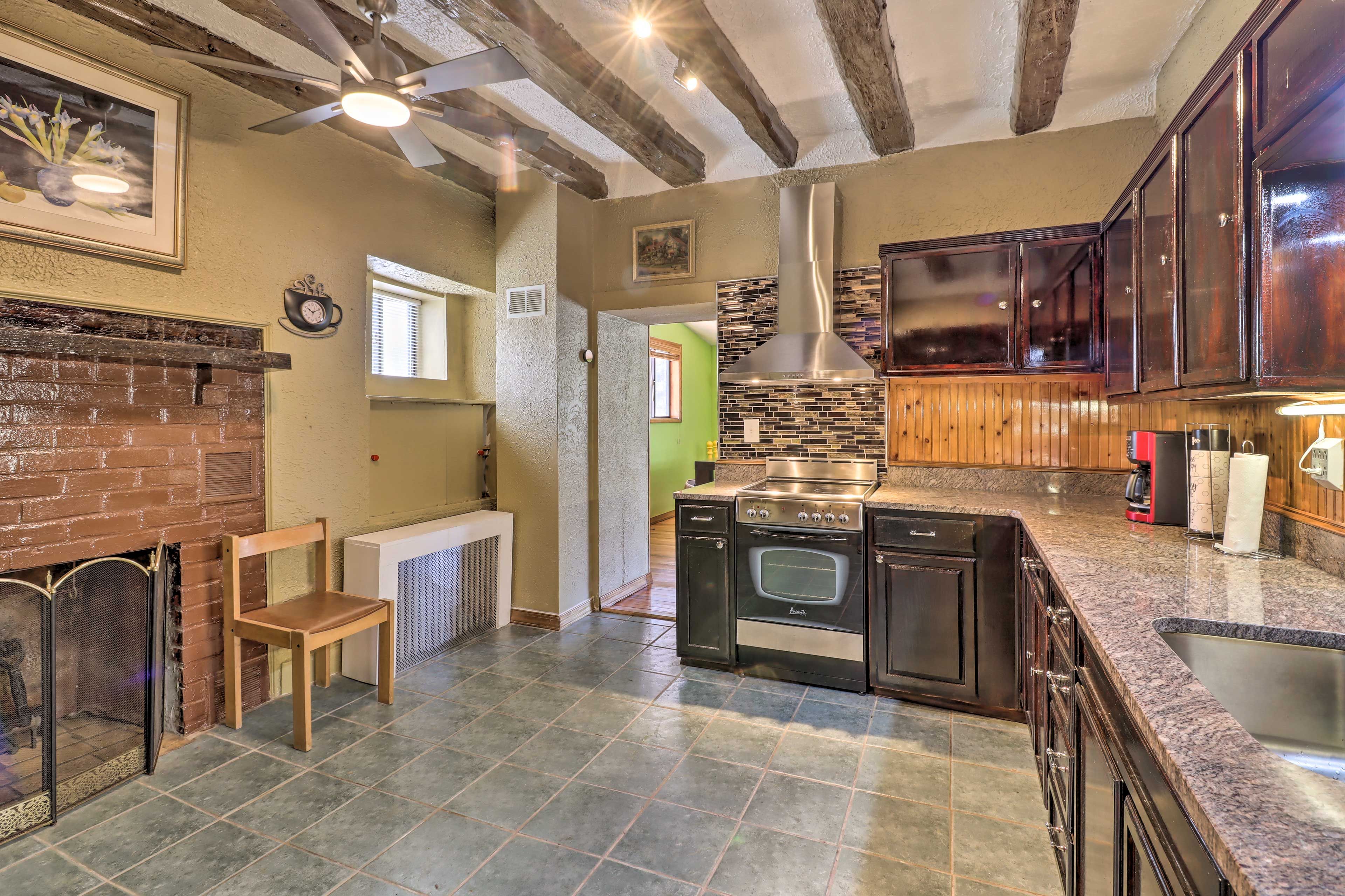 Kitchen | Full-Size Stove & Oven | Dishwasher | Cooking Basics