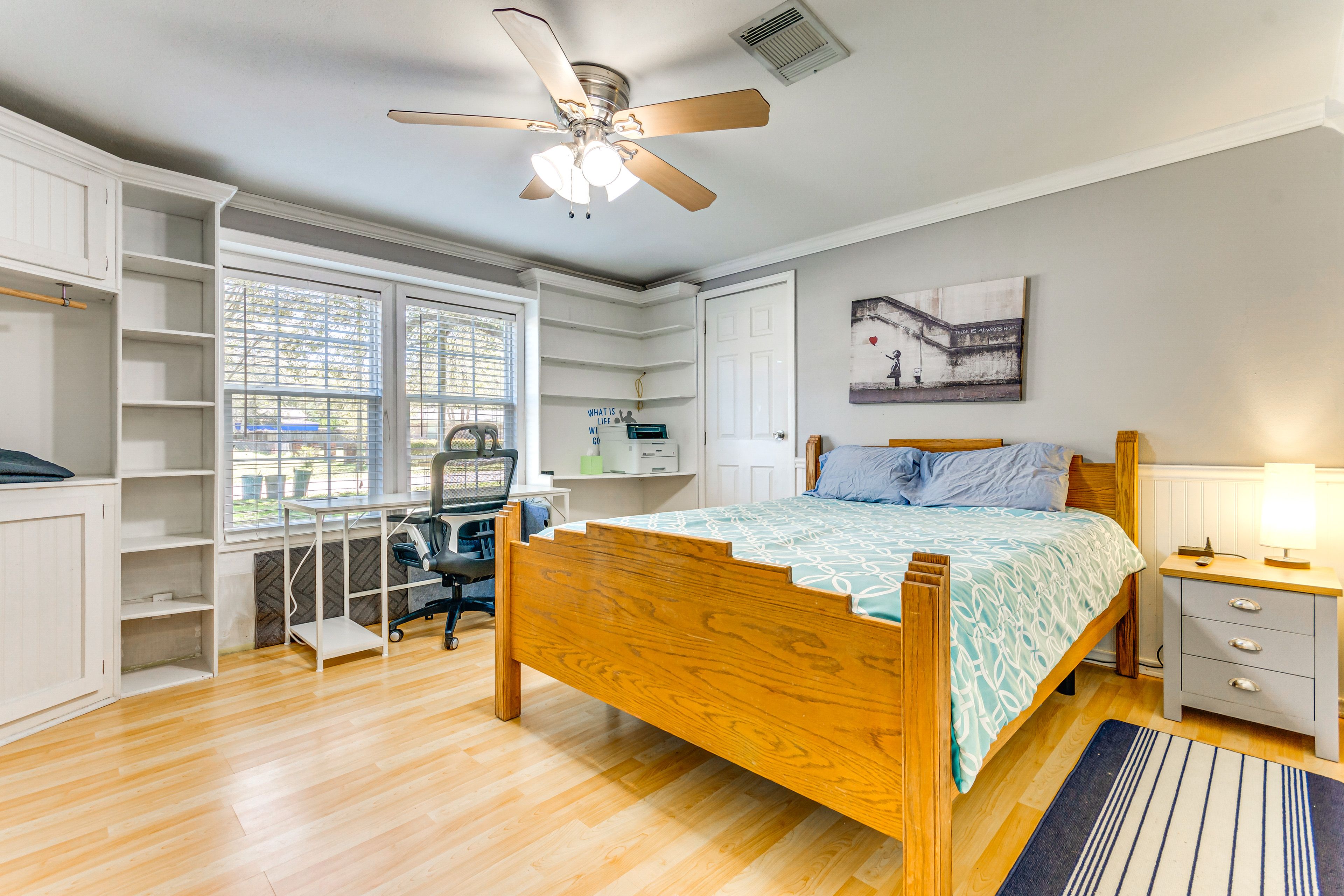 Bedroom 2 | Queen Bed | Desk Workspace | Smart TV