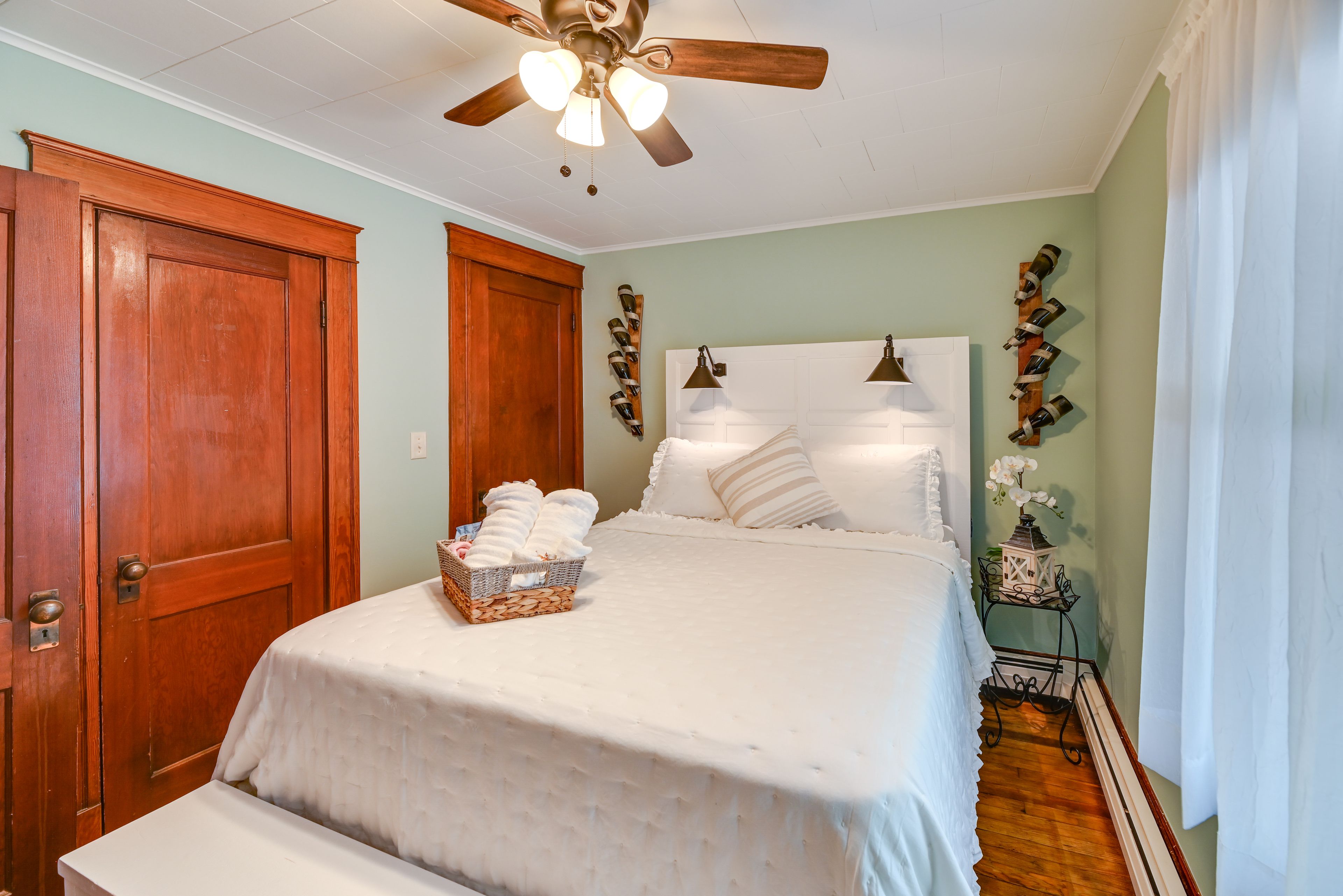 Bedroom 2 | Queen Bed | Smart TV w/ Cable | 2nd Floor
