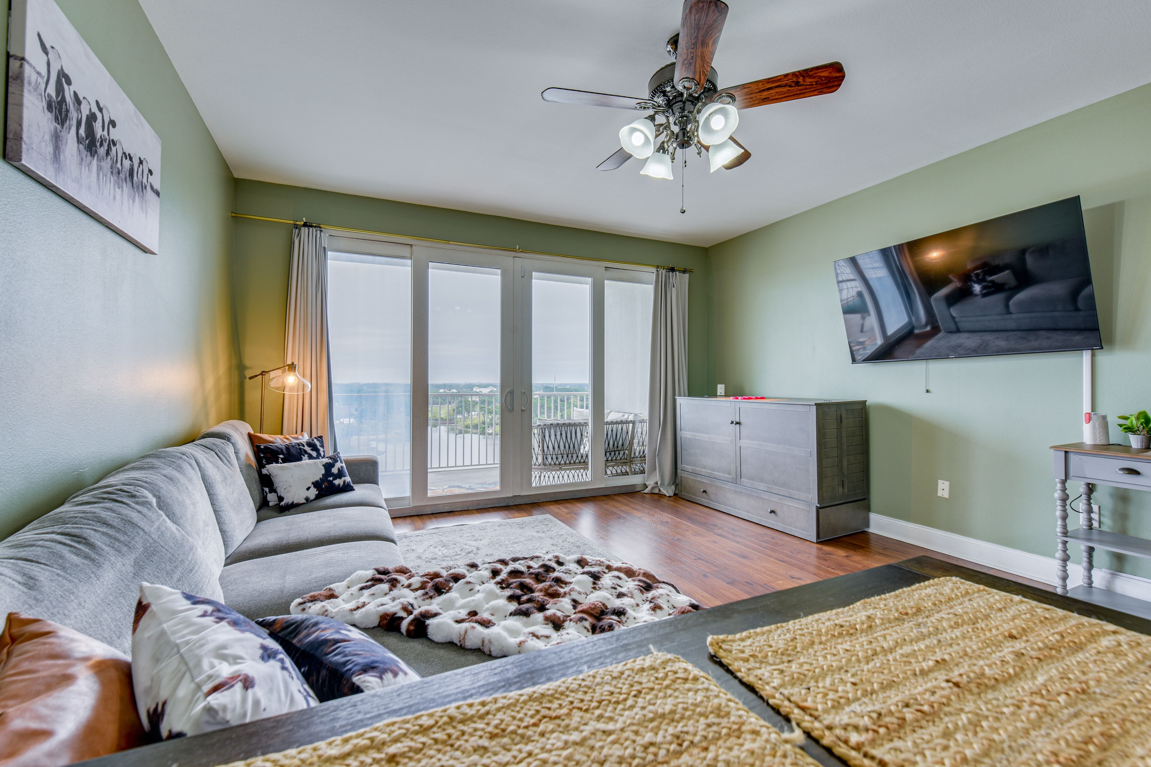 Living Area | Smart TV | Queen Murphy Bed | Pack 'n Play Available